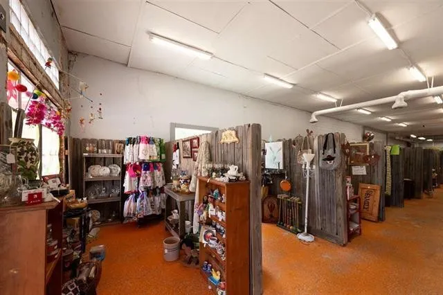 Retail For Sale in Clay County , 315 N Bridge, Henrietta, Texas 76365, 0, 0, Garage spaces, 0 Sqft, built in 1946, Price $140,000, mls#21268702, Real Estate Agent in Henrietta, Homes For Sale in Clay county, Homes For Sale in Henrietta, Realtor in Henrietta Texas, Real Estate Brokerage Independent Realty Texas, Luminita Cordes Realtor