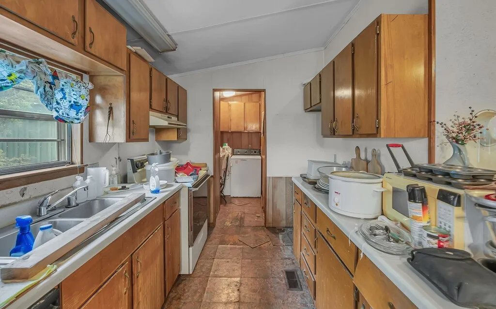 Mobile Home For Sale in Bosque County , 271 County Road 3440, Clifton, Texas 76634, 3 Bedroom, 2 Bathroom, Garage spaces, 1,120 Sqft, built in 1985, Price $549,000, mls#21268139, Real Estate Agent in Clifton, Homes For Sale in Bosque county, Homes For Sale in Clifton, Realtor in Clifton Texas, Real Estate Brokerage Independent Realty Texas, Luminita Cordes Realtor