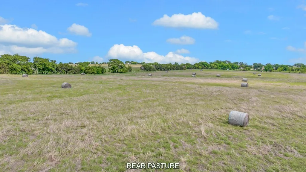 Mobile Home For Sale in Bosque County , 271 County Road 3440, Clifton, Texas 76634, 3 Bedroom, 2 Bathroom, Garage spaces, 1,120 Sqft, built in 1985, Price $549,000, mls#21268139, Real Estate Agent in Clifton, Homes For Sale in Bosque county, Homes For Sale in Clifton, Realtor in Clifton Texas, Real Estate Brokerage Independent Realty Texas, Luminita Cordes Realtor