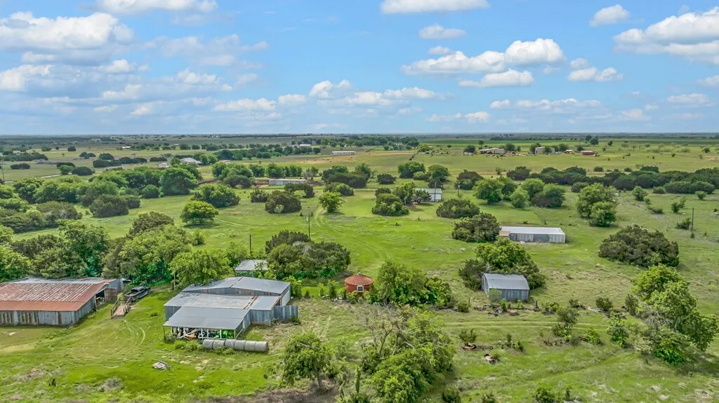 Mobile Home For Sale in Bosque County , 271 County Road 3440, Clifton, Texas 76634, 3 Bedroom, 2 Bathroom, Garage spaces, 1,120 Sqft, built in 1985, Price $549,000, mls#21268139, Real Estate Agent in Clifton, Homes For Sale in Bosque county, Homes For Sale in Clifton, Realtor in Clifton Texas, Real Estate Brokerage Independent Realty Texas, Luminita Cordes Realtor