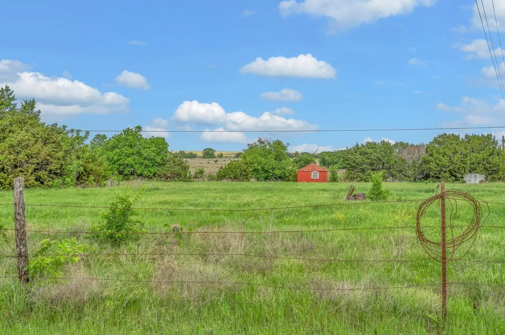 Mobile Home For Sale in Bosque County , 271 County Road 3440, Clifton, Texas 76634, 3 Bedroom, 2 Bathroom, Garage spaces, 1,120 Sqft, built in 1985, Price $549,000, mls#21268139, Real Estate Agent in Clifton, Homes For Sale in Bosque county, Homes For Sale in Clifton, Realtor in Clifton Texas, Real Estate Brokerage Independent Realty Texas, Luminita Cordes Realtor
