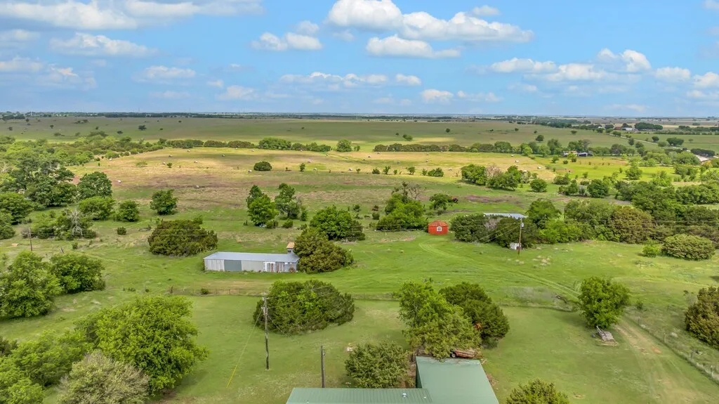 Mobile Home For Sale in Bosque County , 271 County Road 3440, Clifton, Texas 76634, 3 Bedroom, 2 Bathroom, Garage spaces, 1,120 Sqft, built in 1985, Price $549,000, mls#21268139, Real Estate Agent in Clifton, Homes For Sale in Bosque county, Homes For Sale in Clifton, Realtor in Clifton Texas, Real Estate Brokerage Independent Realty Texas, Luminita Cordes Realtor