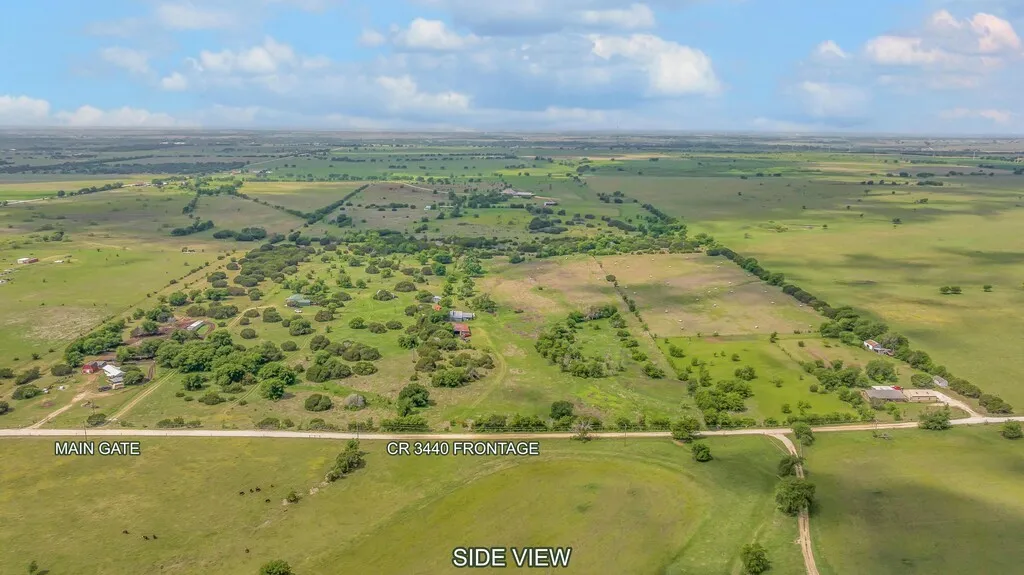 Mobile Home For Sale in Bosque County , 271 County Road 3440, Clifton, Texas 76634, 3 Bedroom, 2 Bathroom, Garage spaces, 1,120 Sqft, built in 1985, Price $549,000, mls#21268139, Real Estate Agent in Clifton, Homes For Sale in Bosque county, Homes For Sale in Clifton, Realtor in Clifton Texas, Real Estate Brokerage Independent Realty Texas, Luminita Cordes Realtor