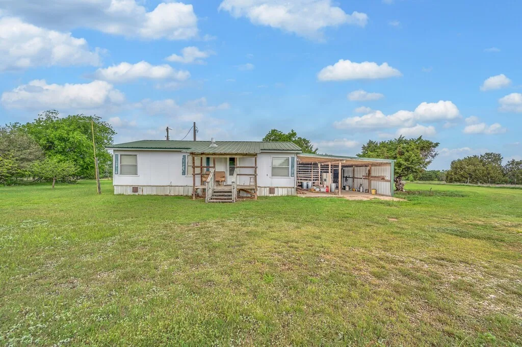 Mobile Home For Sale in Bosque County , 271 County Road 3440, Clifton, Texas 76634, 3 Bedroom, 2 Bathroom, Garage spaces, 1,120 Sqft, built in 1985, Price $549,000, mls#21268139, Real Estate Agent in Clifton, Homes For Sale in Bosque county, Homes For Sale in Clifton, Realtor in Clifton Texas, Real Estate Brokerage Independent Realty Texas, Luminita Cordes Realtor