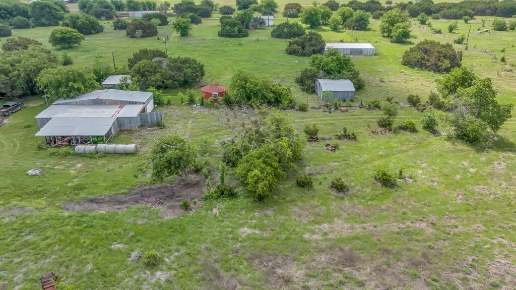 Mobile Home For Sale in Bosque County , 271 County Road 3440, Clifton, Texas 76634, 3 Bedroom, 2 Bathroom, Garage spaces, 1,120 Sqft, built in 1985, Price $549,000, mls#21268139, Real Estate Agent in Clifton, Homes For Sale in Bosque county, Homes For Sale in Clifton, Realtor in Clifton Texas, Real Estate Brokerage Independent Realty Texas, Luminita Cordes Realtor