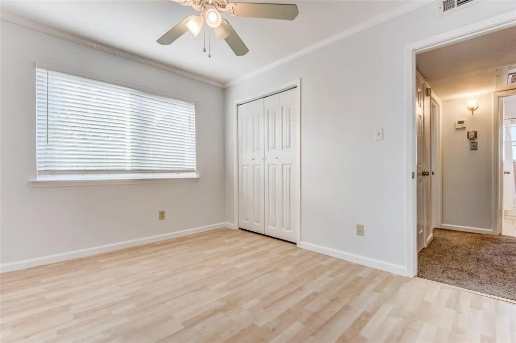 Condominium For Sale in Dallas County , 4011 Cole Avenue 113, Dallas, Texas 75204, 2 Bedroom, 2 Bathroom, Garage spaces, 910 Sqft, built in 1963, mls#21265611, Real Estate Agent in Dallas, Homes For Sale in Dallas county, Homes For Sale in Dallas, Realtor in Dallas Texas, Real Estate Brokerage Independent Realty Texas, Luminita Cordes Realtor