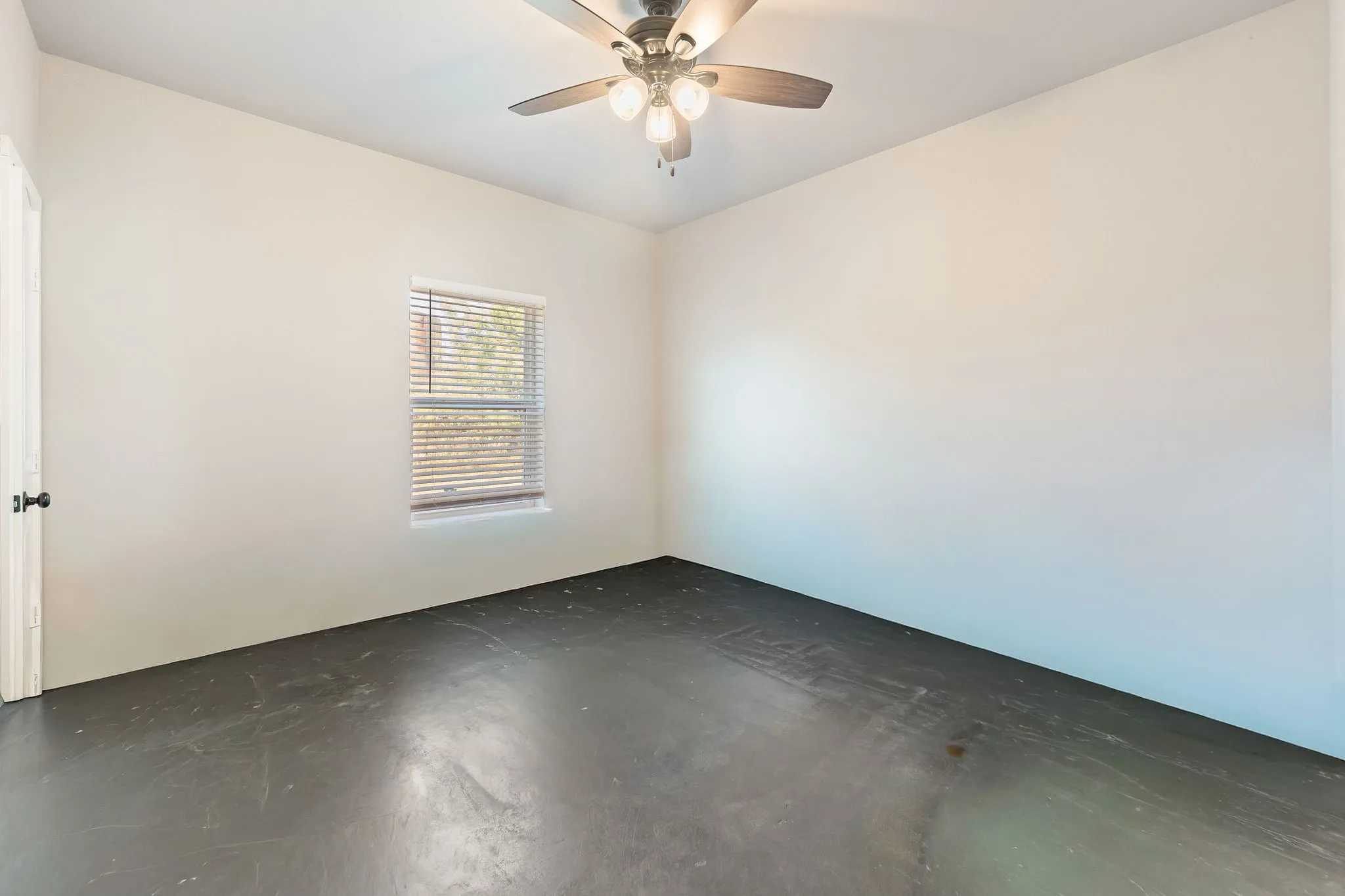 Single Family Residence For Sale in Johnson County , 2480 County Road 312, Cleburne, Texas 76031, 4 Bedroom, 2 Bathroom, 2 Garage spaces, 2,300 Sqft, built in 2022, mls#21268711, Real Estate Agent in Cleburne, Homes For Sale in Johnson county, Homes For Sale in Cleburne, Realtor in Cleburne Texas, Real Estate Brokerage Independent Realty Texas, Luminita Cordes Realtor