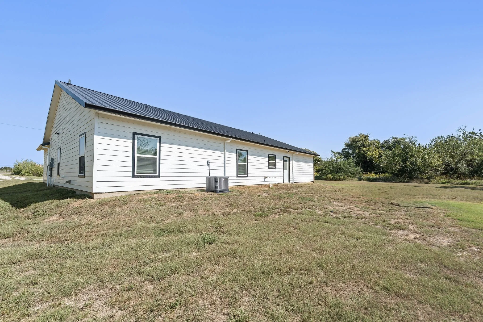 Single Family Residence For Sale in Johnson County , 2480 County Road 312, Cleburne, Texas 76031, 4 Bedroom, 2 Bathroom, 2 Garage spaces, 2,300 Sqft, built in 2022, mls#21268711, Real Estate Agent in Cleburne, Homes For Sale in Johnson county, Homes For Sale in Cleburne, Realtor in Cleburne Texas, Real Estate Brokerage Independent Realty Texas, Luminita Cordes Realtor