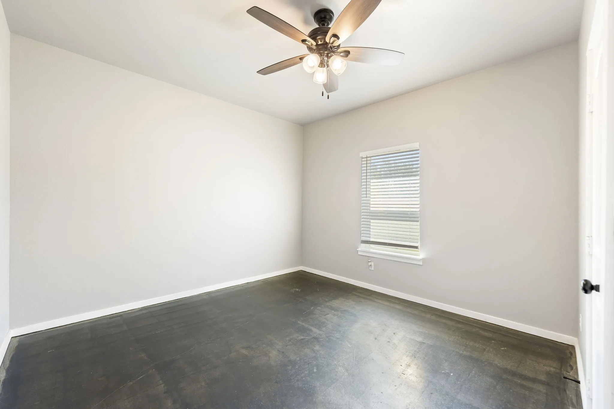 Single Family Residence For Sale in Johnson County , 2480 County Road 312, Cleburne, Texas 76031, 4 Bedroom, 2 Bathroom, 2 Garage spaces, 2,300 Sqft, built in 2022, mls#21268711, Real Estate Agent in Cleburne, Homes For Sale in Johnson county, Homes For Sale in Cleburne, Realtor in Cleburne Texas, Real Estate Brokerage Independent Realty Texas, Luminita Cordes Realtor