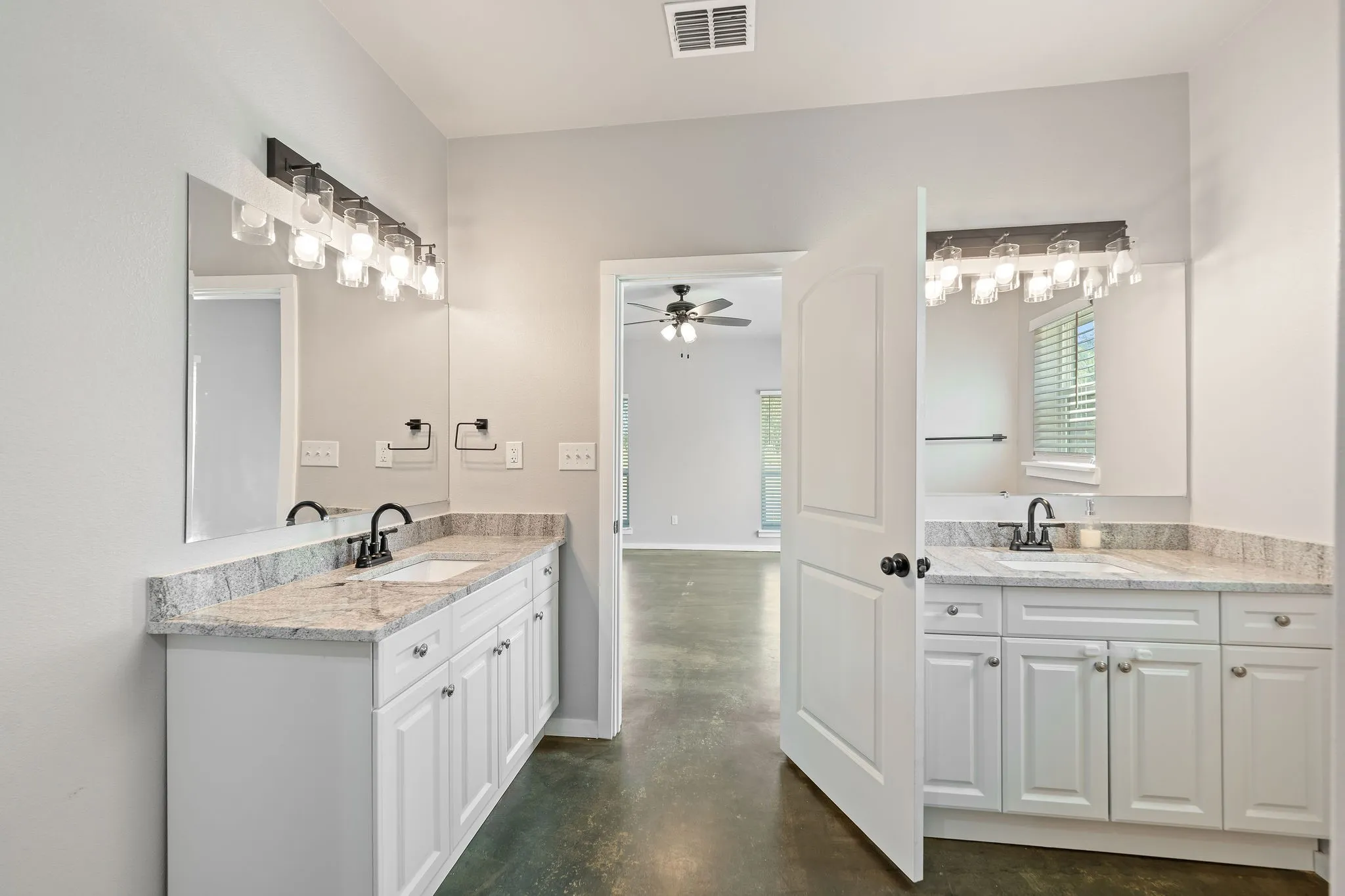 Single Family Residence For Sale in Johnson County , 2480 County Road 312, Cleburne, Texas 76031, 4 Bedroom, 2 Bathroom, 2 Garage spaces, 2,300 Sqft, built in 2022, mls#21268711, Real Estate Agent in Cleburne, Homes For Sale in Johnson county, Homes For Sale in Cleburne, Realtor in Cleburne Texas, Real Estate Brokerage Independent Realty Texas, Luminita Cordes Realtor