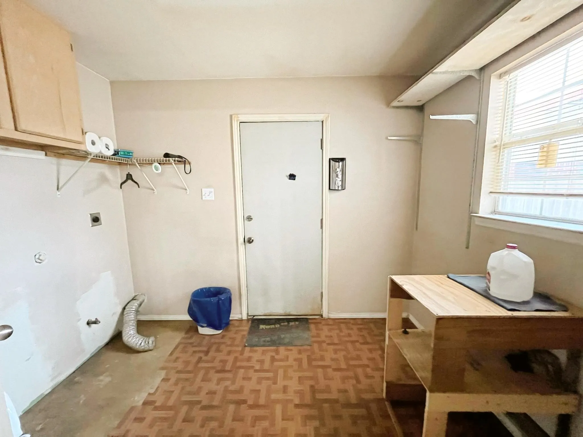 Single Family Residence For Sale in Dallas County , 904 Miranda Drive, Mesquite, Texas 75149, 4 Bedroom, 2 Bathroom, 1 Garage spaces, 1,498 Sqft, built in 1962, mls#21267651, Real Estate Agent in Mesquite, Homes For Sale in Dallas county, Homes For Sale in Mesquite, Realtor in Mesquite Texas, Real Estate Brokerage Independent Realty Texas, Luminita Cordes Realtor