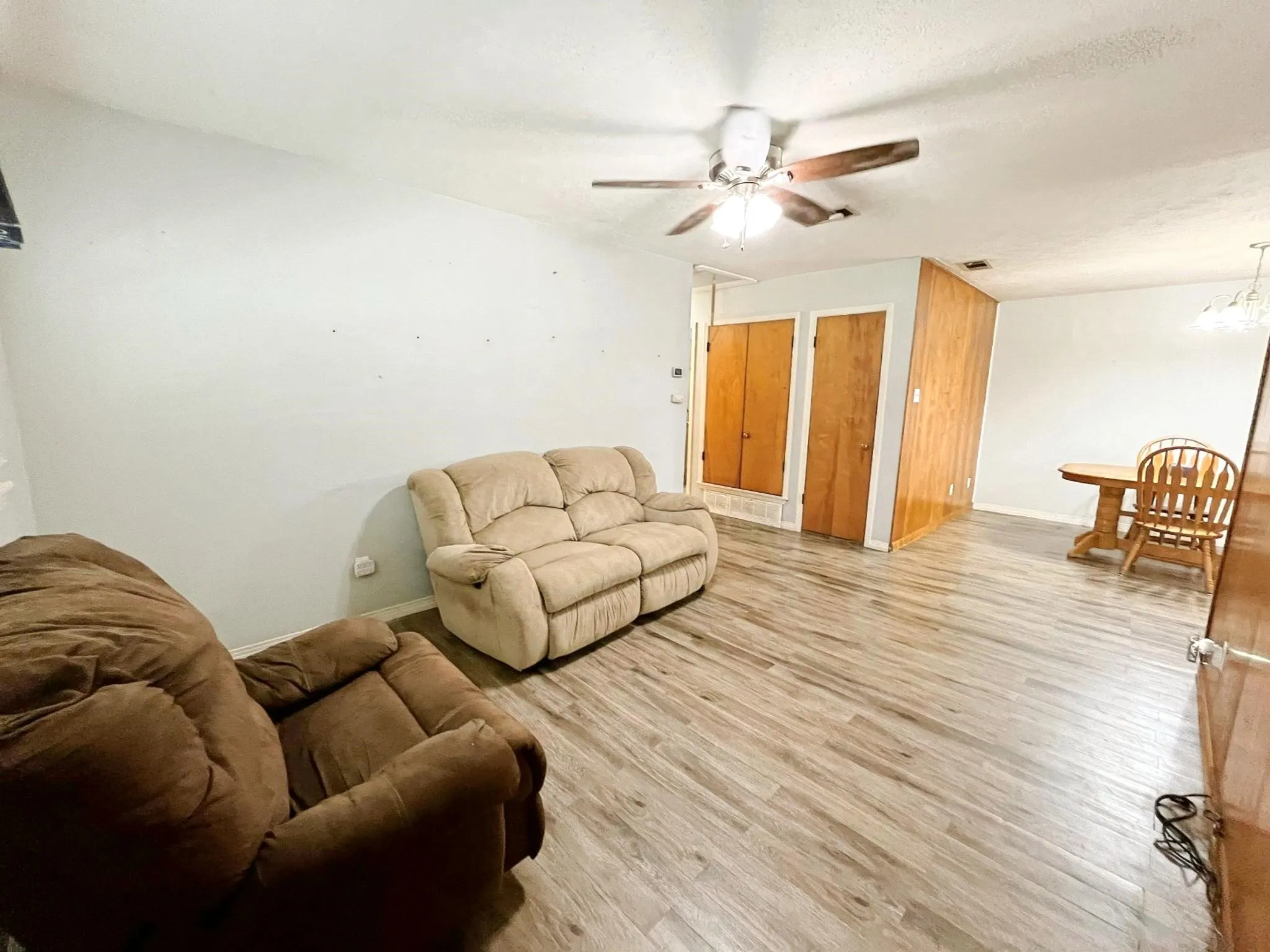 Single Family Residence For Sale in Dallas County , 904 Miranda Drive, Mesquite, Texas 75149, 4 Bedroom, 2 Bathroom, 1 Garage spaces, 1,498 Sqft, built in 1962, mls#21267651, Real Estate Agent in Mesquite, Homes For Sale in Dallas county, Homes For Sale in Mesquite, Realtor in Mesquite Texas, Real Estate Brokerage Independent Realty Texas, Luminita Cordes Realtor