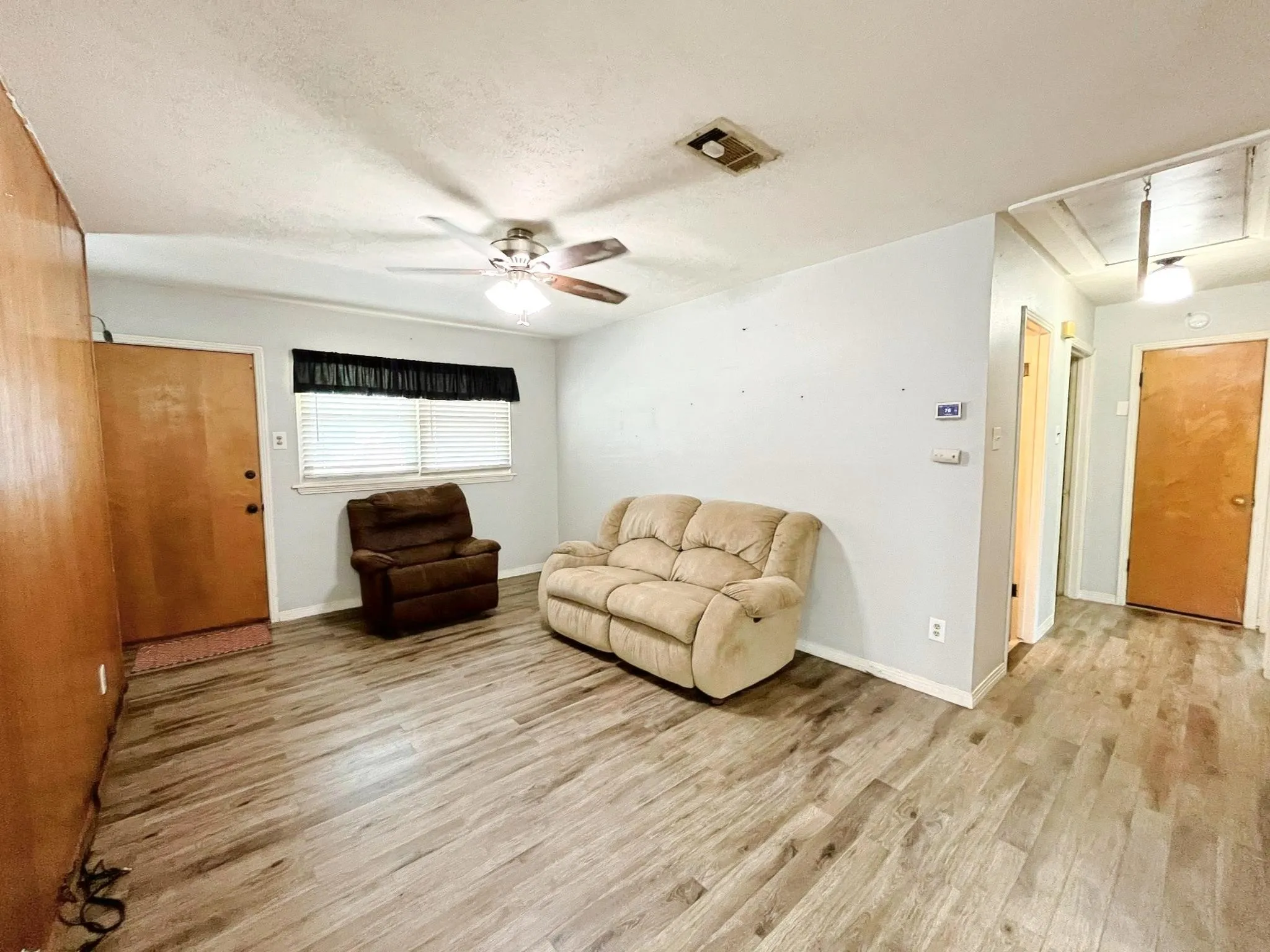Single Family Residence For Sale in Dallas County , 904 Miranda Drive, Mesquite, Texas 75149, 4 Bedroom, 2 Bathroom, 1 Garage spaces, 1,498 Sqft, built in 1962, mls#21267651, Real Estate Agent in Mesquite, Homes For Sale in Dallas county, Homes For Sale in Mesquite, Realtor in Mesquite Texas, Real Estate Brokerage Independent Realty Texas, Luminita Cordes Realtor