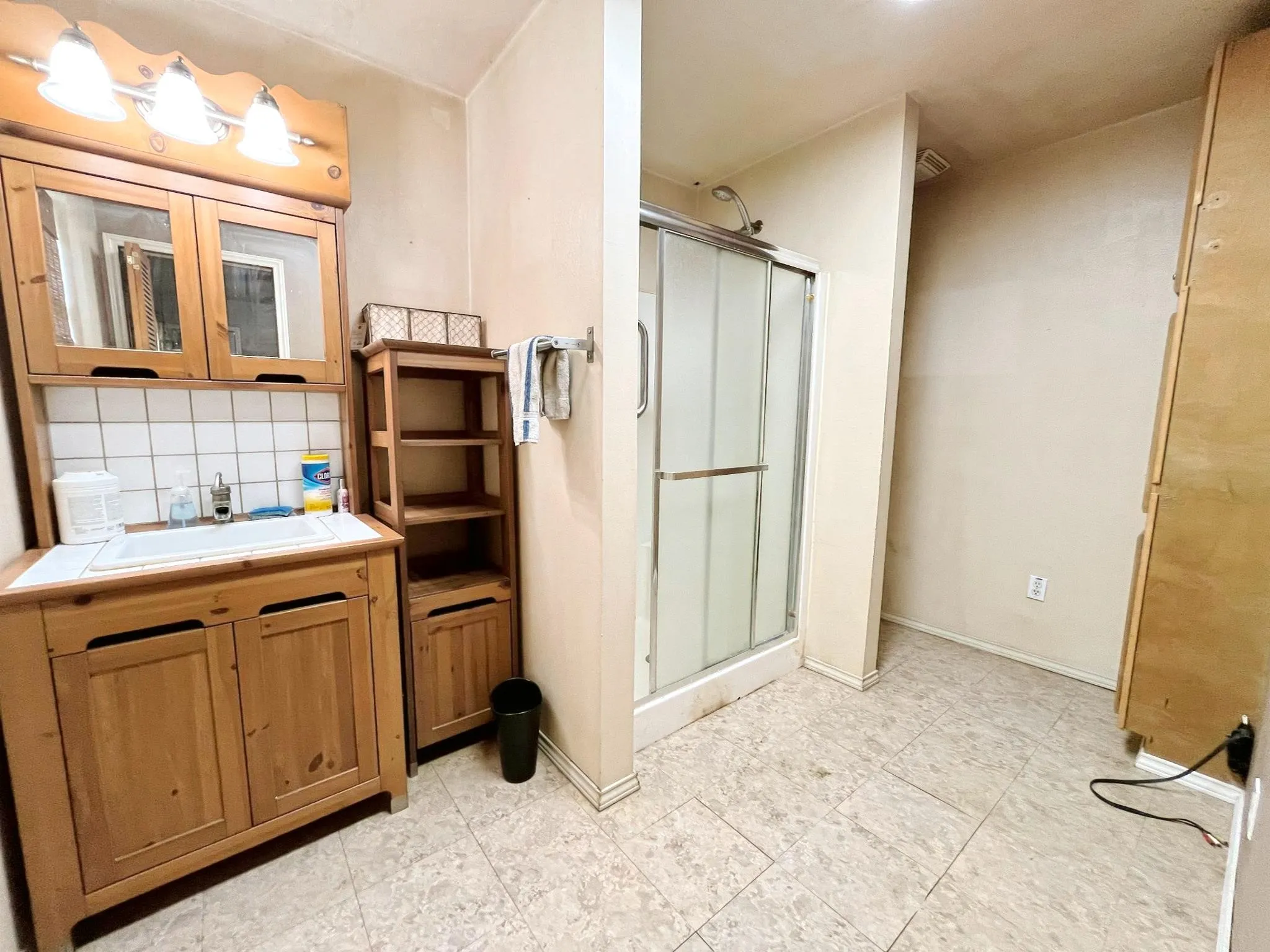 Single Family Residence For Sale in Dallas County , 904 Miranda Drive, Mesquite, Texas 75149, 4 Bedroom, 2 Bathroom, 1 Garage spaces, 1,498 Sqft, built in 1962, mls#21267651, Real Estate Agent in Mesquite, Homes For Sale in Dallas county, Homes For Sale in Mesquite, Realtor in Mesquite Texas, Real Estate Brokerage Independent Realty Texas, Luminita Cordes Realtor
