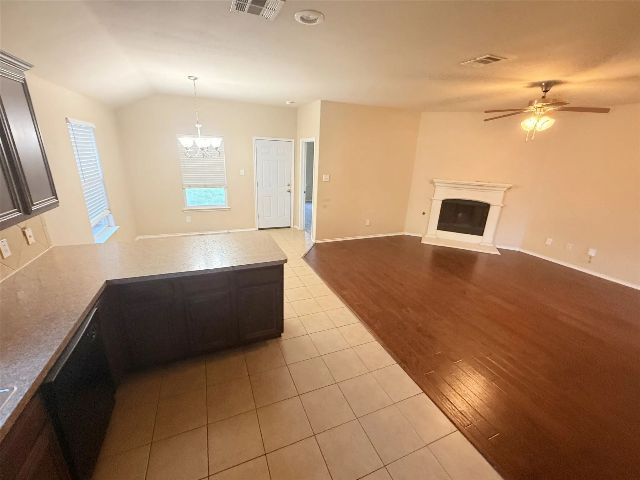 Single Family Residence For Sale in Kaufman County , 2105 Thistle Lane, Forney, Texas 75126, 3 Bedroom, 2 Bathroom, 2 Garage spaces, 1,521 Sqft, built in 2011, mls#21268736, Real Estate Agent in Forney, Homes For Sale in Kaufman county, Homes For Sale in Forney, Realtor in Forney Texas, Real Estate Brokerage Independent Realty Texas, Luminita Cordes Realtor