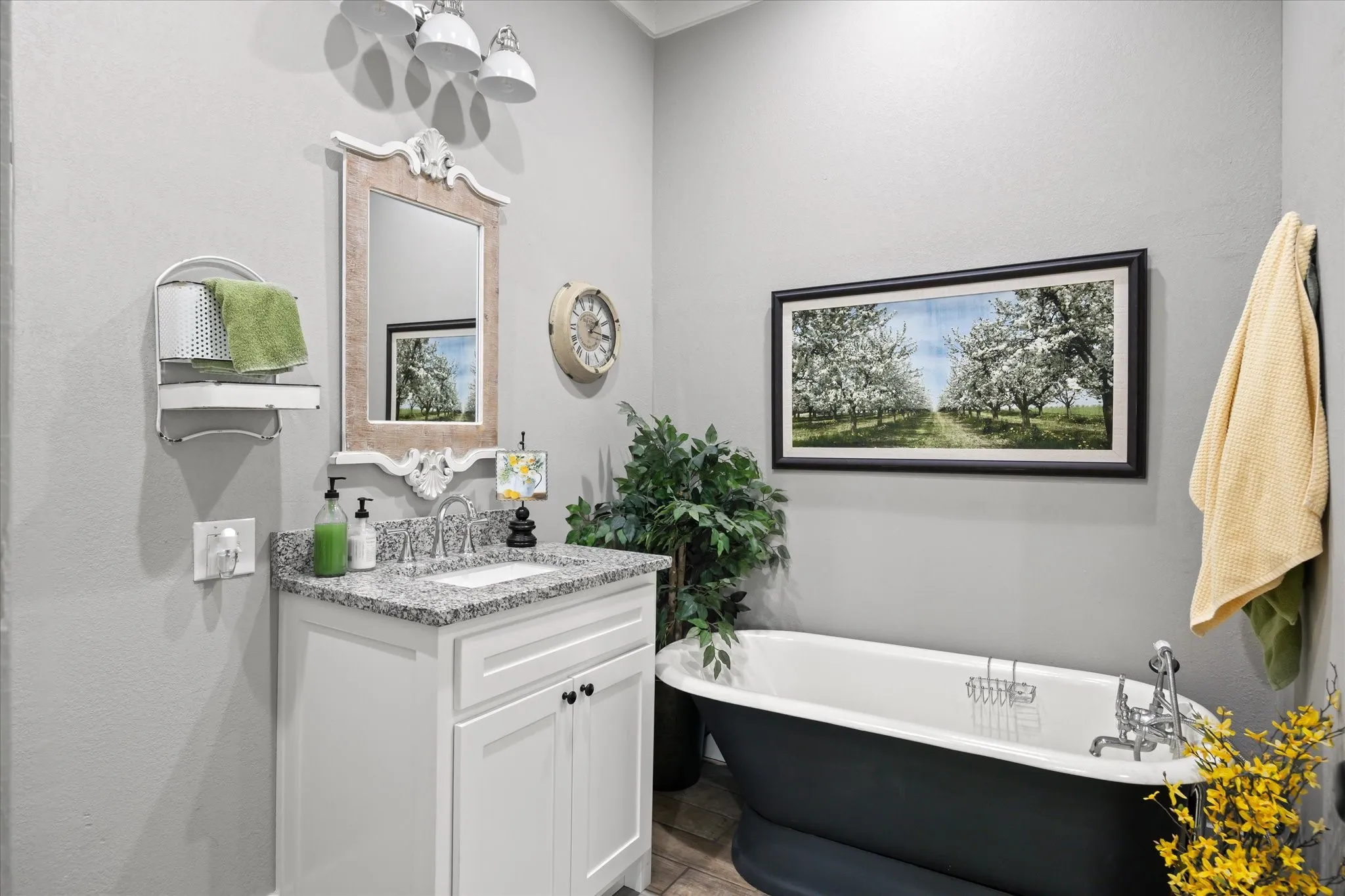 Single Family Residence For Sale in Erath County , 965 County Road 223, Stephenville, Texas 76401, 4 Bedroom, 3 Bathroom, Garage spaces, 3,200 Sqft, built in 2020, mls#21267590, Real Estate Agent in Stephenville, Homes For Sale in Erath county, Homes For Sale in Stephenville, Realtor in Stephenville Texas, Real Estate Brokerage Independent Realty Texas, Luminita Cordes Realtor