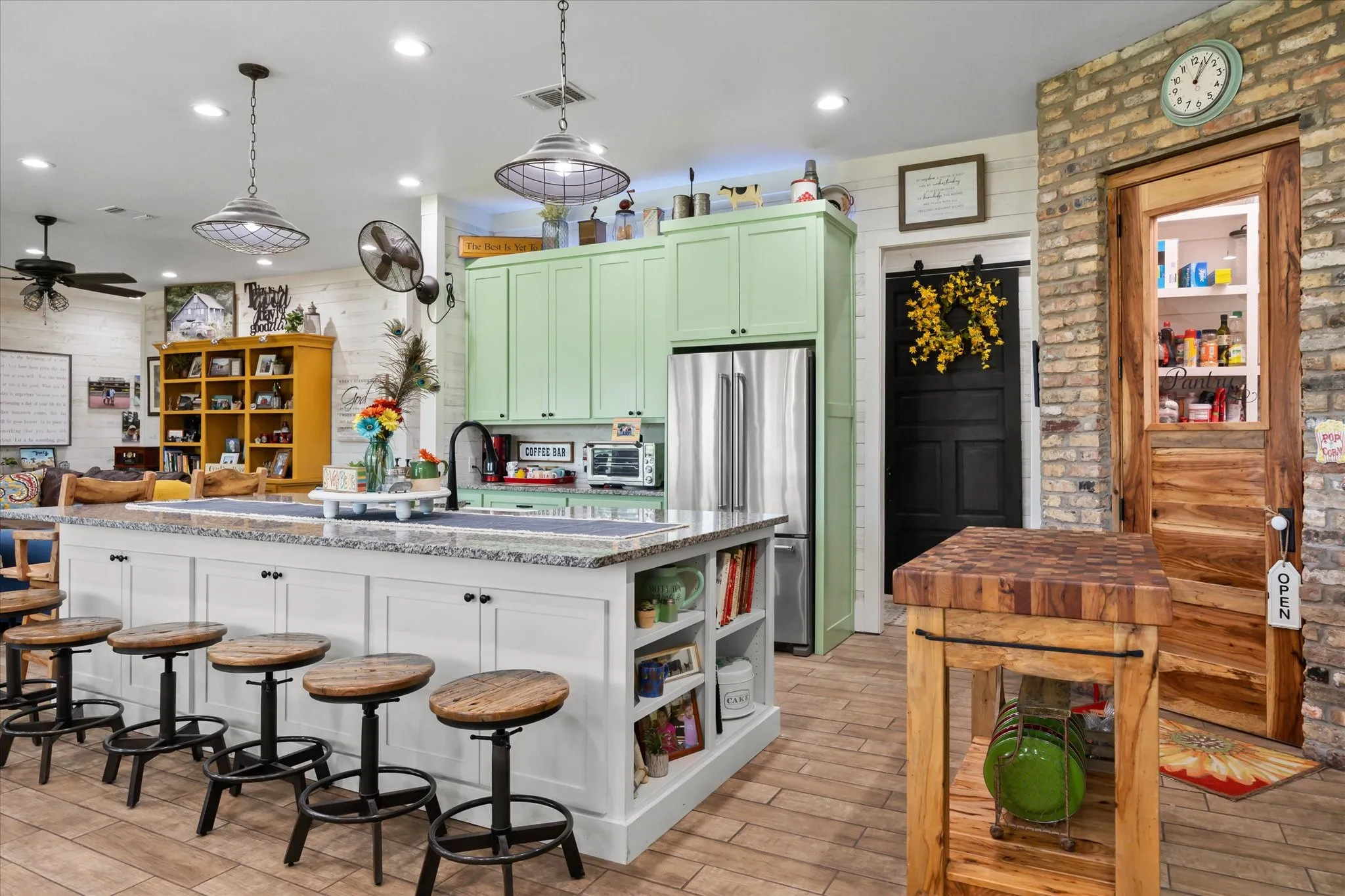 Single Family Residence For Sale in Erath County , 965 County Road 223, Stephenville, Texas 76401, 4 Bedroom, 3 Bathroom, Garage spaces, 3,200 Sqft, built in 2020, mls#21267590, Real Estate Agent in Stephenville, Homes For Sale in Erath county, Homes For Sale in Stephenville, Realtor in Stephenville Texas, Real Estate Brokerage Independent Realty Texas, Luminita Cordes Realtor