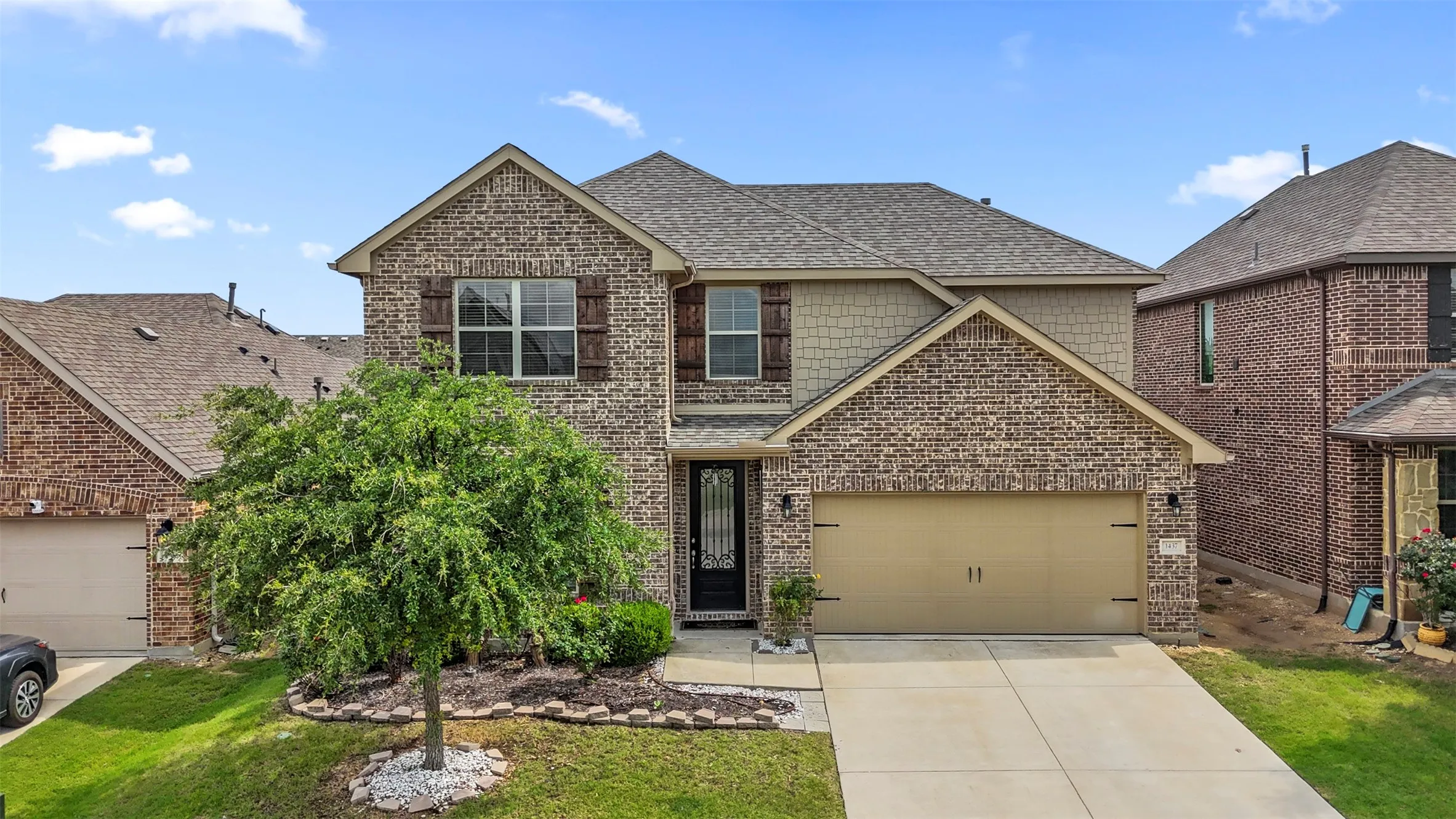 Single Family Residence For Sale in Denton County , 1437 Tanglewood Trail, Northlake, Texas 76226, 5 Bedroom, 4 Bathroom, 2 Garage spaces, 3,301 Sqft, built in 2017, mls#21267295, Real Estate Agent in Northlake, Homes For Sale in Denton county, Homes For Sale in Northlake, Realtor in Northlake Texas, Real Estate Brokerage Independent Realty Texas, Luminita Cordes Realtor