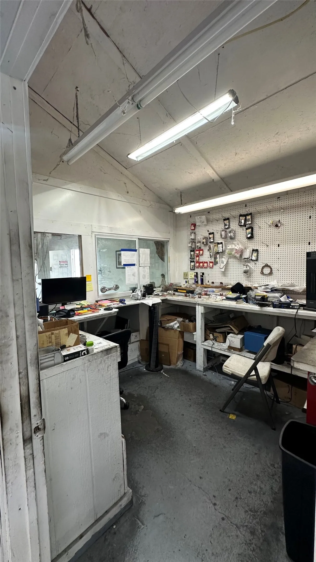 Business For Sale in Limestone County , 2596A Highway 84 W, Mexia, Texas 76667, 0, 0, Garage spaces, 0 Sqft, built in 1985, Price $775,000, mls#21268721, Real Estate Agent in Mexia, Homes For Sale in Limestone county, Homes For Sale in Mexia, Realtor in Mexia Texas, Real Estate Brokerage Independent Realty Texas, Luminita Cordes Realtor