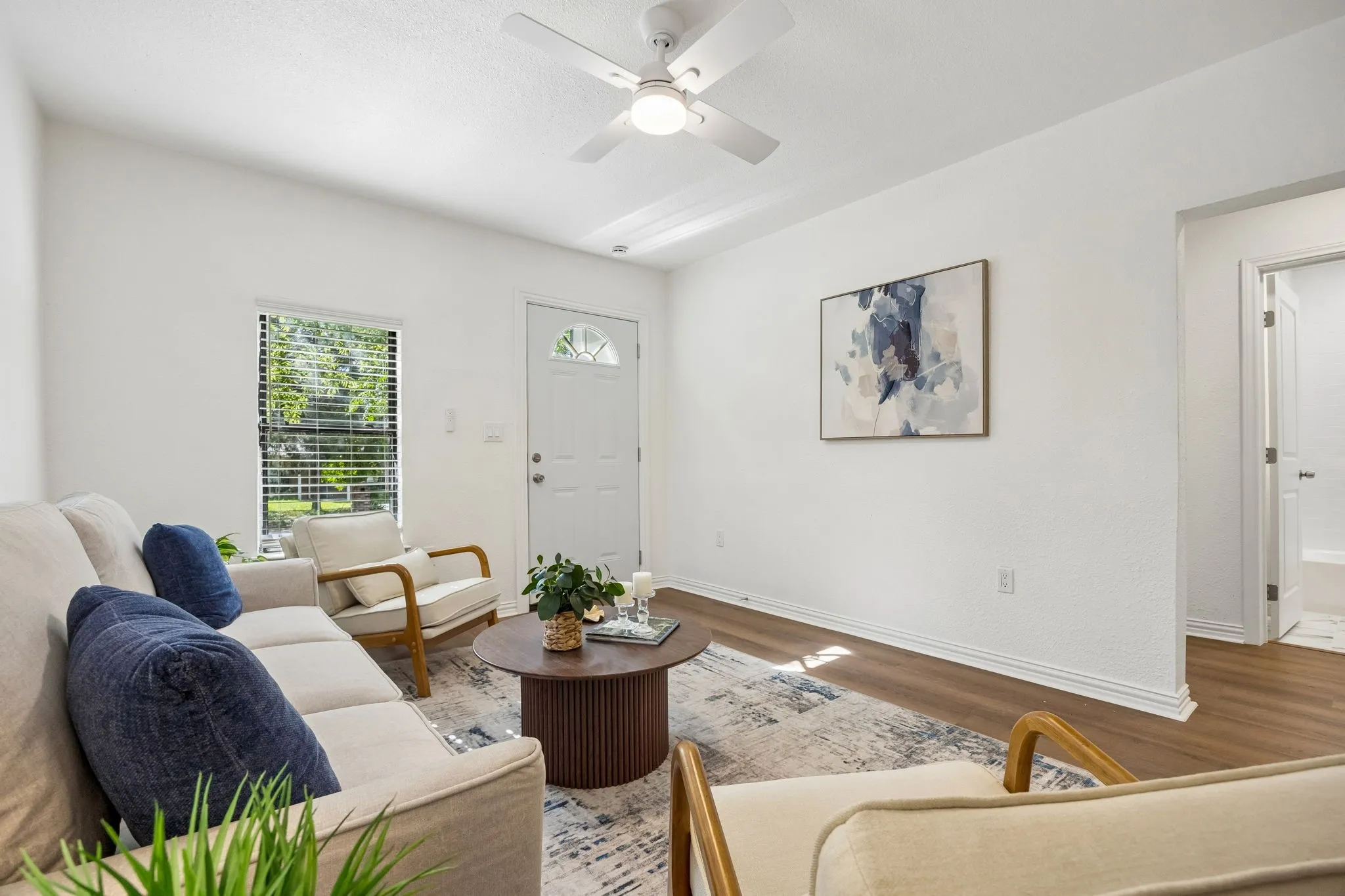 Single Family Residence For Sale in Denton County , 806 N Ruddell Street, Denton, Texas 76209, 2 Bedroom, 2 Bathroom, Garage spaces, 1,155 Sqft, built in 1966, mls#21268597, Real Estate Agent in Denton, Homes For Sale in Denton county, Homes For Sale in Denton, Realtor in Denton Texas, Real Estate Brokerage Independent Realty Texas, Luminita Cordes Realtor