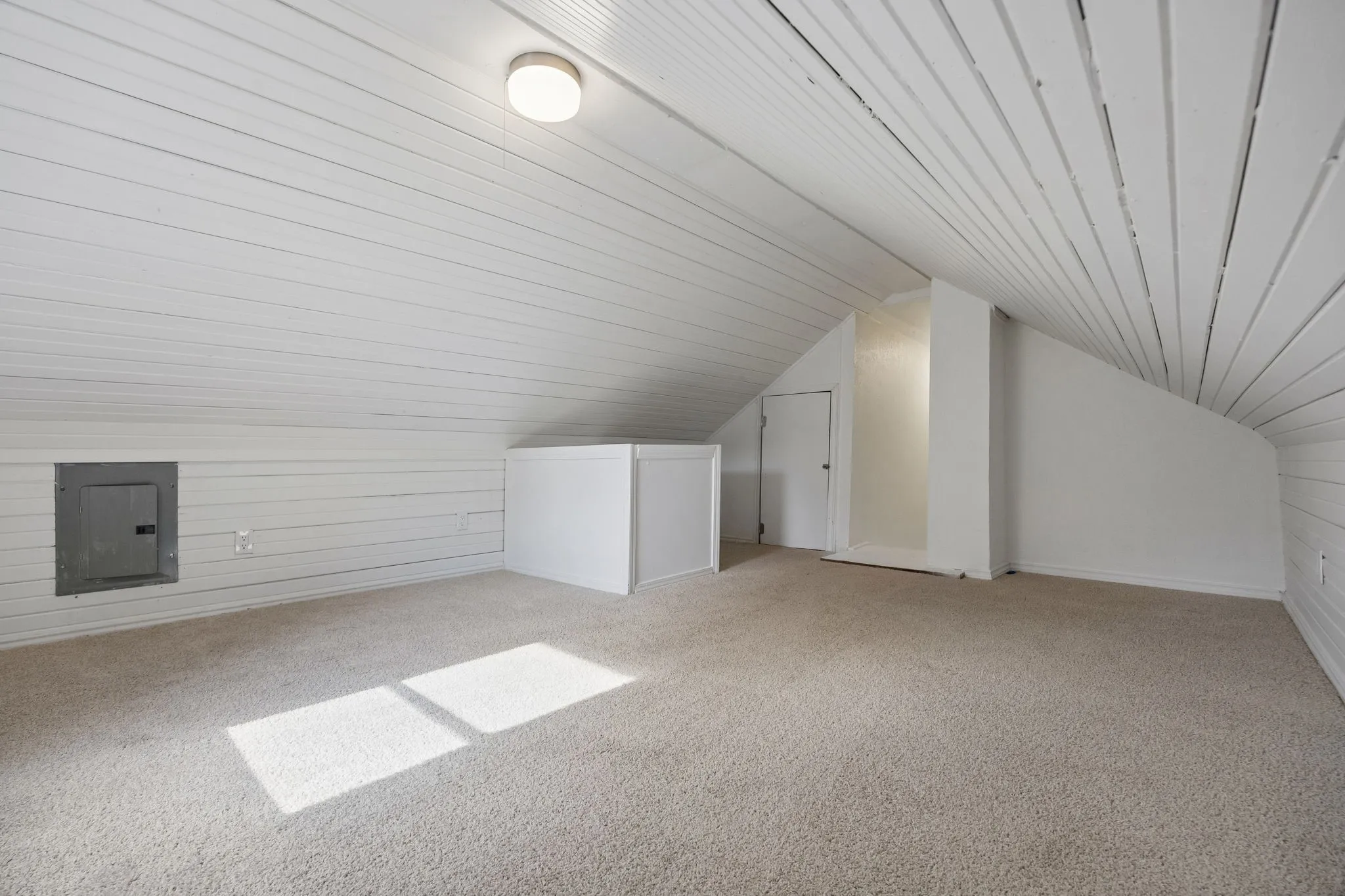 Single Family Residence For Sale in Denton County , 806 N Ruddell Street, Denton, Texas 76209, 2 Bedroom, 2 Bathroom, Garage spaces, 1,155 Sqft, built in 1966, mls#21268597, Real Estate Agent in Denton, Homes For Sale in Denton county, Homes For Sale in Denton, Realtor in Denton Texas, Real Estate Brokerage Independent Realty Texas, Luminita Cordes Realtor
