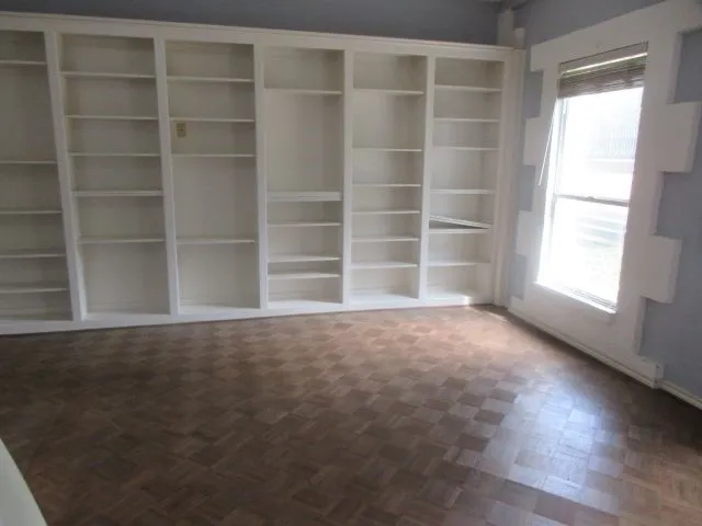 Single Family Residence For Sale in Tarrant County , 1709 Norwood Lane, Arlington, Texas 76013, 4 Bedroom, 5 Bathroom, Garage spaces, 4,862 Sqft, built in 1981, mls#21268743, Real Estate Agent in Arlington, Homes For Sale in Tarrant county, Homes For Sale in Arlington, Realtor in Arlington Texas, Real Estate Brokerage Independent Realty Texas, Luminita Cordes Realtor