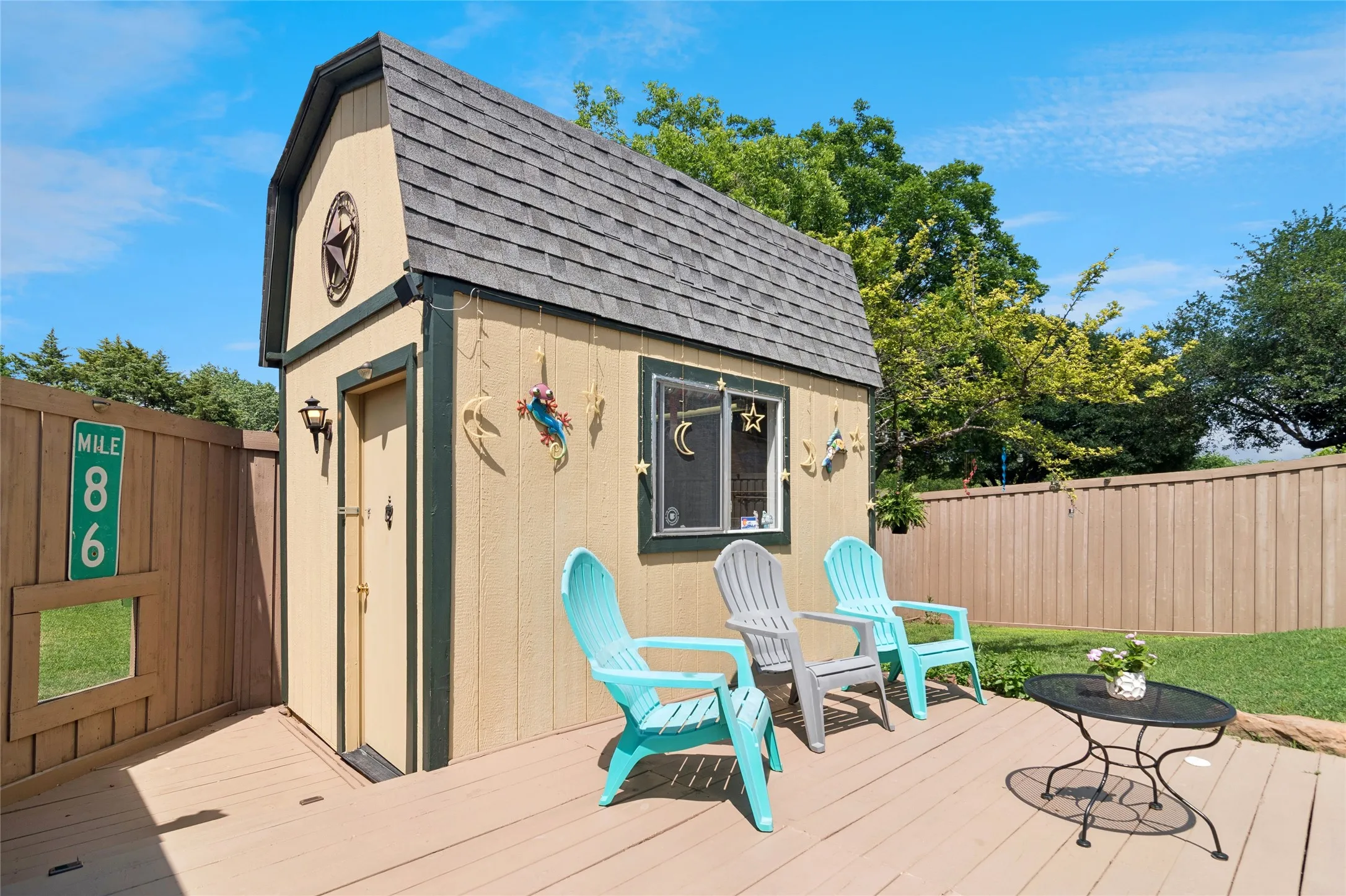 Storage shed - perfect for workshop / extra storage