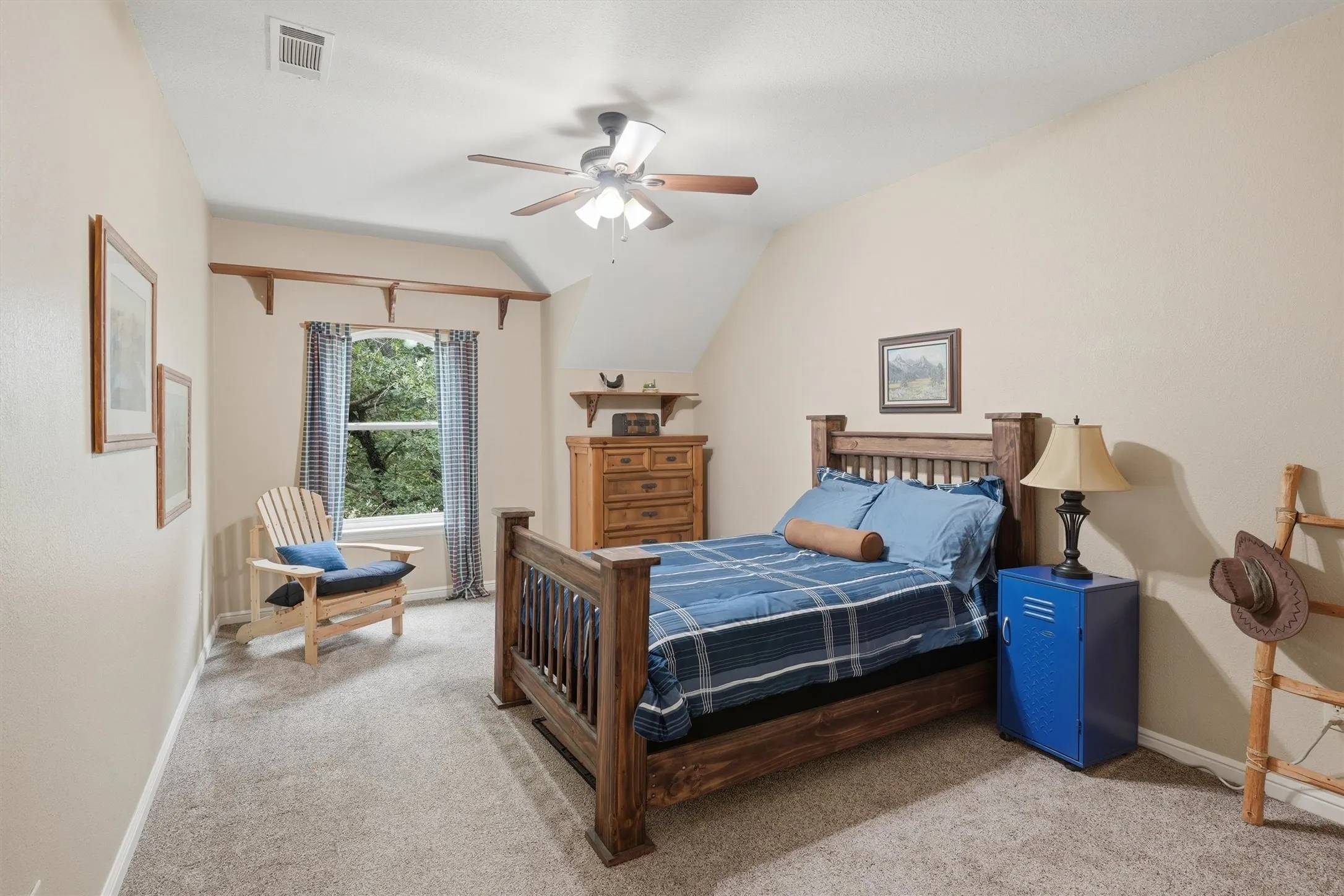 Single Family Residence For Sale in Parker County , 705 Boling Ranch Road, Azle, Texas 76020, 5 Bedroom, 3 Bathroom, 3 Garage spaces, 3,503 Sqft, built in 2002, mls#21266456, Real Estate Agent in Azle, Homes For Sale in Parker county, Homes For Sale in Azle, Realtor in Azle Texas, Real Estate Brokerage Independent Realty Texas, Luminita Cordes Realtor