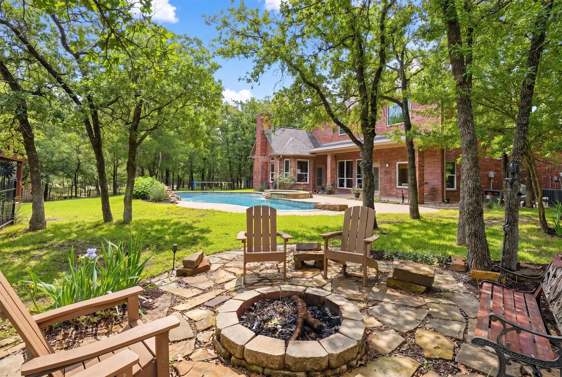 Single Family Residence For Sale in Parker County , 705 Boling Ranch Road, Azle, Texas 76020, 5 Bedroom, 3 Bathroom, 3 Garage spaces, 3,503 Sqft, built in 2002, mls#21266456, Real Estate Agent in Azle, Homes For Sale in Parker county, Homes For Sale in Azle, Realtor in Azle Texas, Real Estate Brokerage Independent Realty Texas, Luminita Cordes Realtor