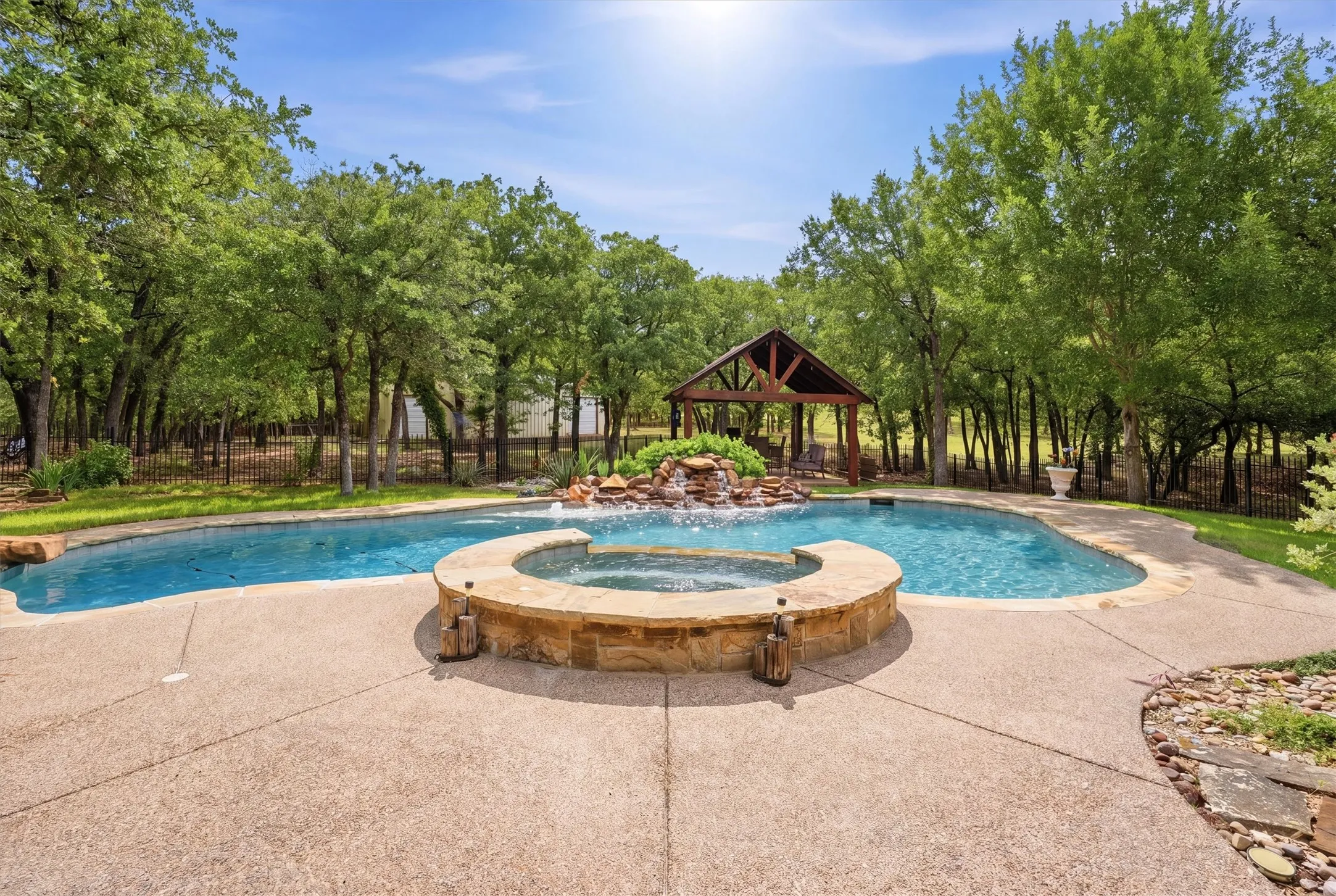 Single Family Residence For Sale in Parker County , 705 Boling Ranch Road, Azle, Texas 76020, 5 Bedroom, 3 Bathroom, 3 Garage spaces, 3,503 Sqft, built in 2002, mls#21266456, Real Estate Agent in Azle, Homes For Sale in Parker county, Homes For Sale in Azle, Realtor in Azle Texas, Real Estate Brokerage Independent Realty Texas, Luminita Cordes Realtor