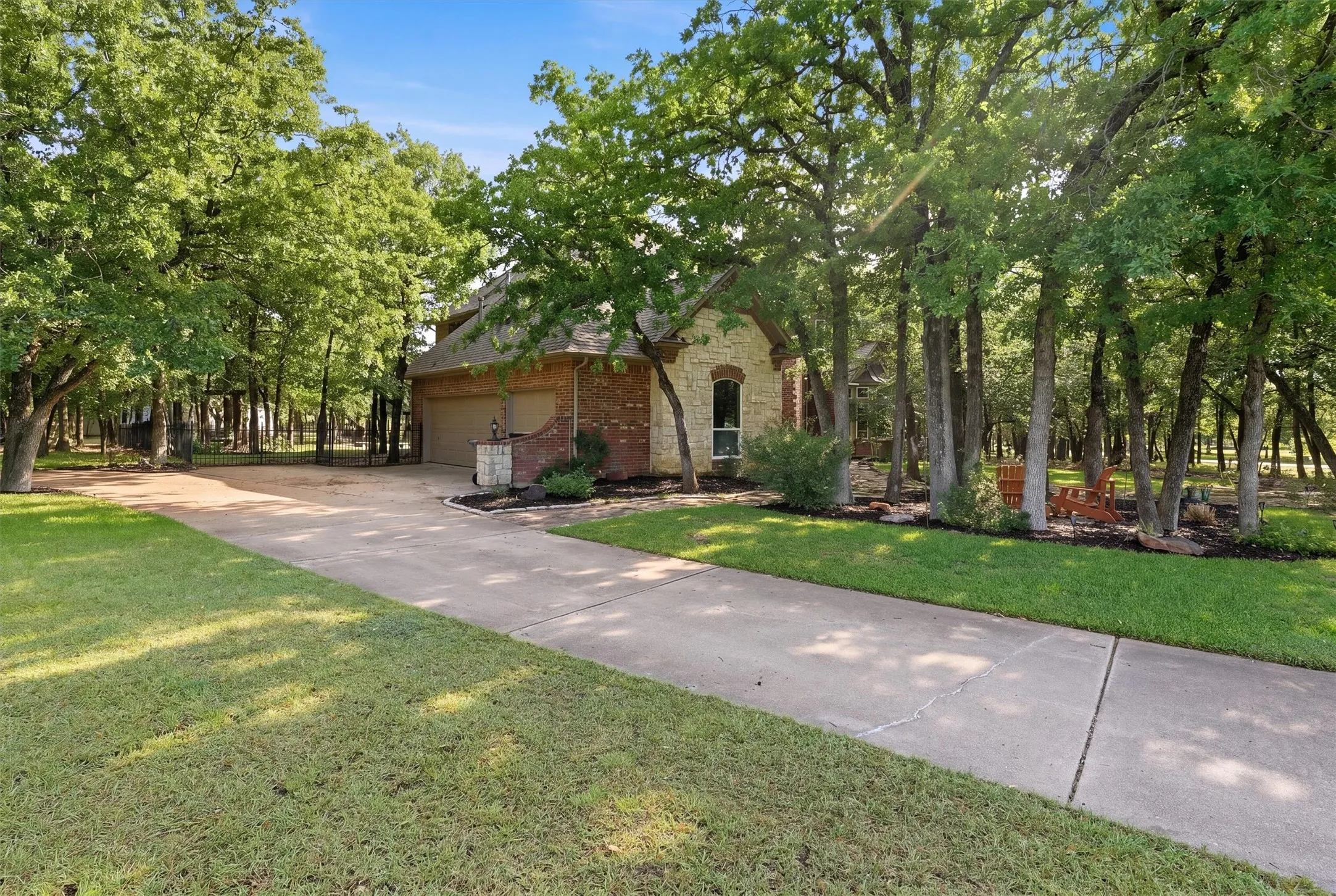 Single Family Residence For Sale in Parker County , 705 Boling Ranch Road, Azle, Texas 76020, 5 Bedroom, 3 Bathroom, 3 Garage spaces, 3,503 Sqft, built in 2002, mls#21266456, Real Estate Agent in Azle, Homes For Sale in Parker county, Homes For Sale in Azle, Realtor in Azle Texas, Real Estate Brokerage Independent Realty Texas, Luminita Cordes Realtor