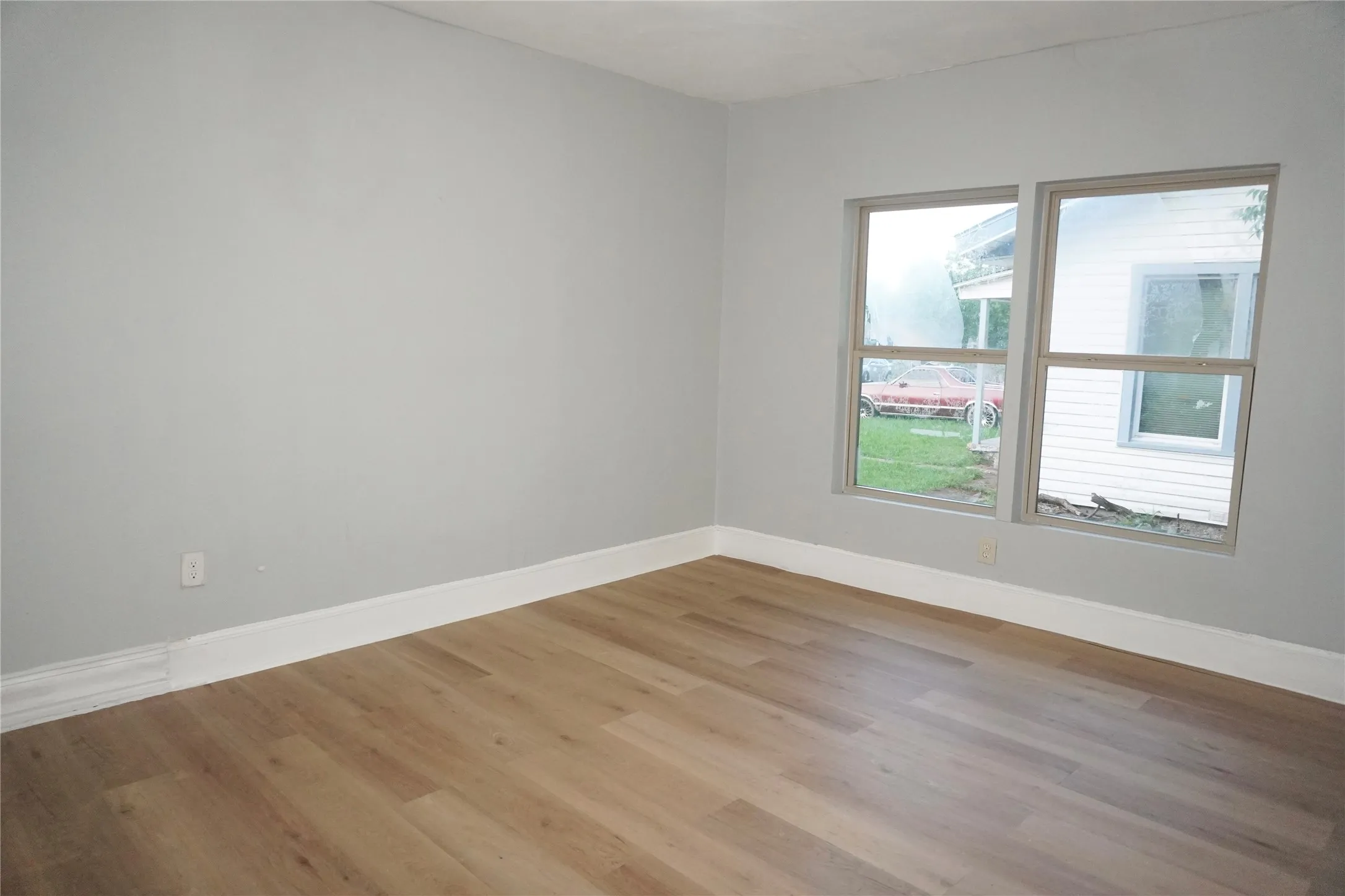 Single Family Residence For Sale in Dallas County , 1406 Galloway Avenue, Dallas, Texas 75216, 4 Bedroom, 2 Bathroom, Garage spaces, 1,505 Sqft, built in 1952, mls#21268593, Real Estate Agent in Dallas, Homes For Sale in Dallas county, Homes For Sale in Dallas, Realtor in Dallas Texas, Real Estate Brokerage Independent Realty Texas, Luminita Cordes Realtor