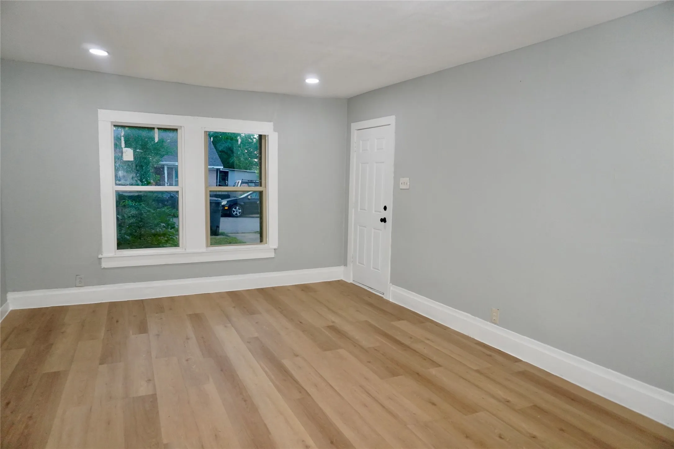 Single Family Residence For Sale in Dallas County , 1406 Galloway Avenue, Dallas, Texas 75216, 4 Bedroom, 2 Bathroom, Garage spaces, 1,505 Sqft, built in 1952, mls#21268593, Real Estate Agent in Dallas, Homes For Sale in Dallas county, Homes For Sale in Dallas, Realtor in Dallas Texas, Real Estate Brokerage Independent Realty Texas, Luminita Cordes Realtor