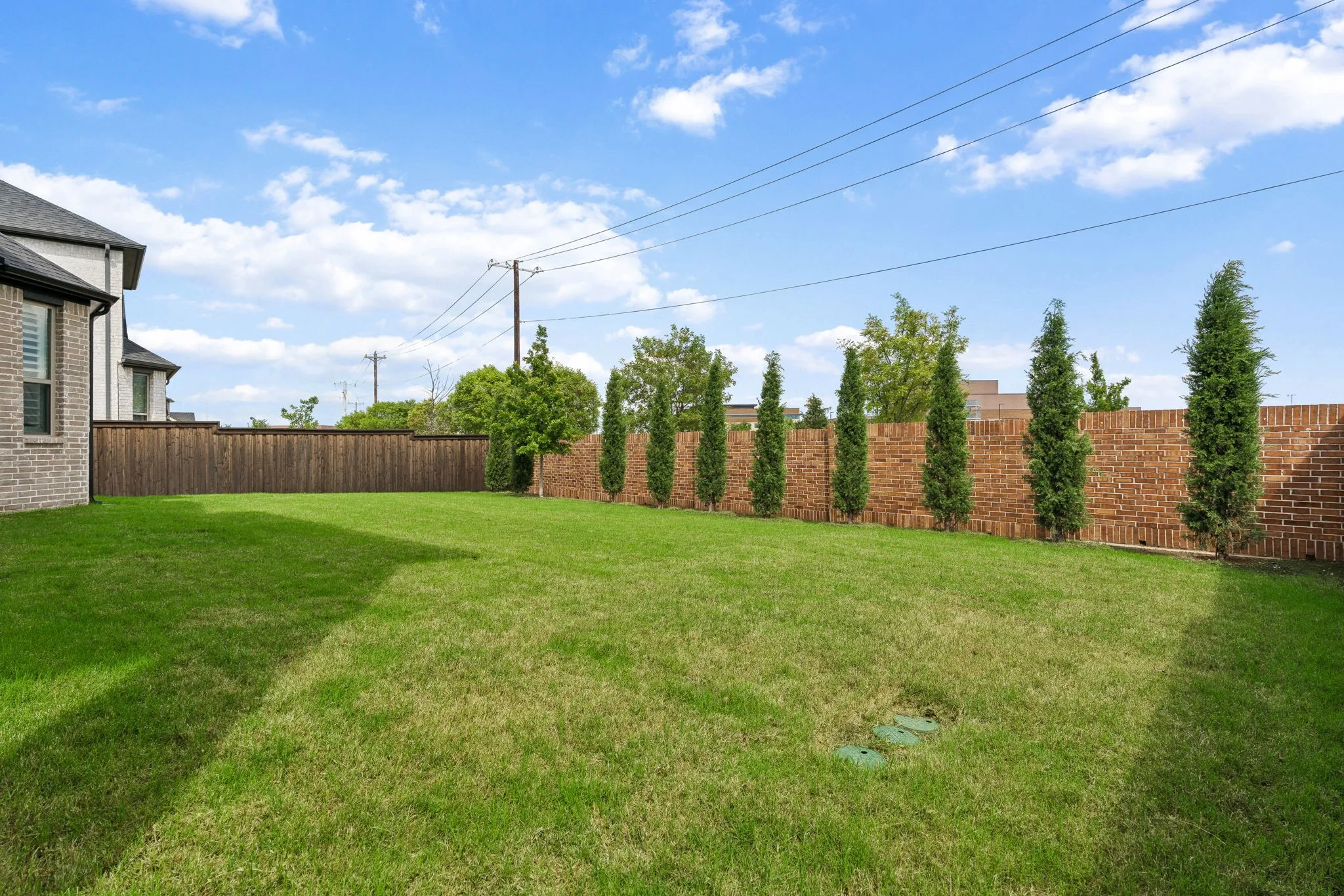 Single Family Residence For Sale in Denton County , 16458 Creek Plum Road, Frisco, Texas 75033, 4 Bedroom, 5 Bathroom, 3 Garage spaces, 3,656 Sqft, built in 2022, mls#21268842, Real Estate Agent in Frisco, Homes For Sale in Denton county, Homes For Sale in Frisco, Realtor in Frisco Texas, Real Estate Brokerage Independent Realty Texas, Luminita Cordes Realtor