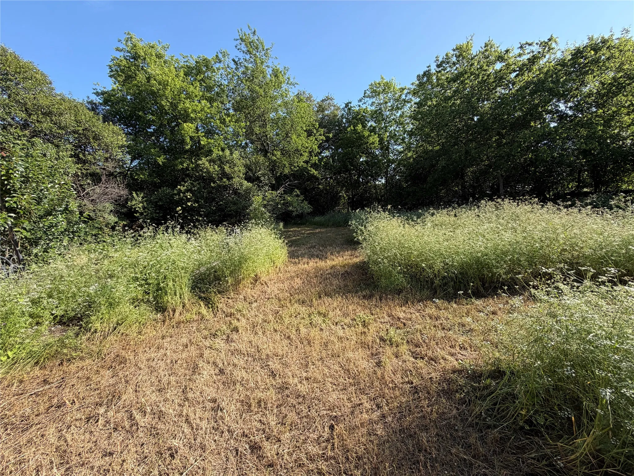 Single Family Residence For Sale in Hill County , 111 Four Feathers, Whitney, Texas 76692, 2 Bedrooms, 2 Bathrooms, Garage spaces, 1,116 Sqft, built in 1981, Price $85,000, mls#21266295, Real Estate Agent in Whitney, Homes For Sale in Hill county, Homes For Sale in Whitney, Realtor in Whitney Texas, Real Estate Brokerage Independent Realty Texas, Luminita Cordes Realtor