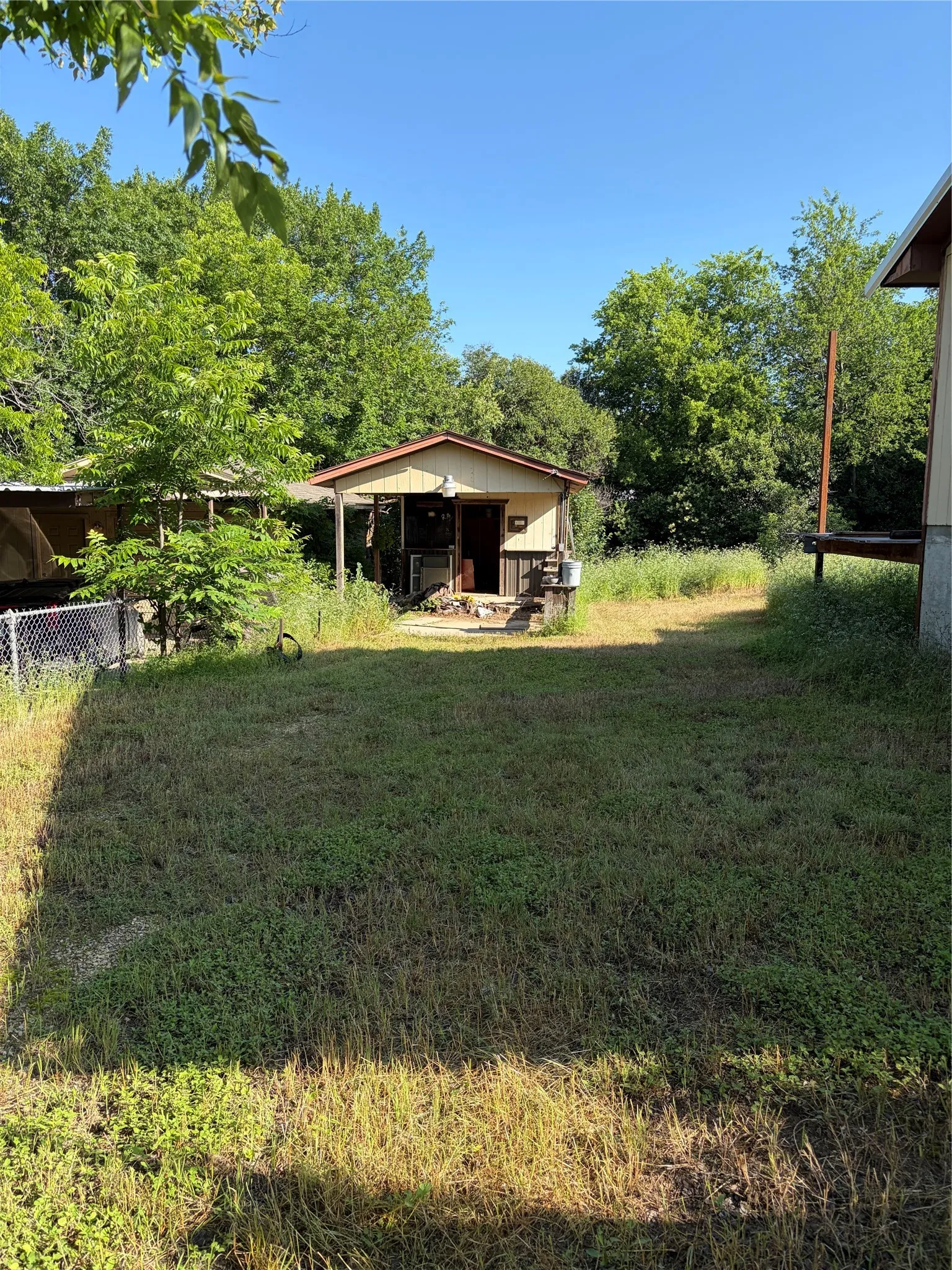 Single Family Residence For Sale in Hill County , 111 Four Feathers, Whitney, Texas 76692, 2 Bedrooms, 2 Bathrooms, Garage spaces, 1,116 Sqft, built in 1981, Price $85,000, mls#21266295, Real Estate Agent in Whitney, Homes For Sale in Hill county, Homes For Sale in Whitney, Realtor in Whitney Texas, Real Estate Brokerage Independent Realty Texas, Luminita Cordes Realtor