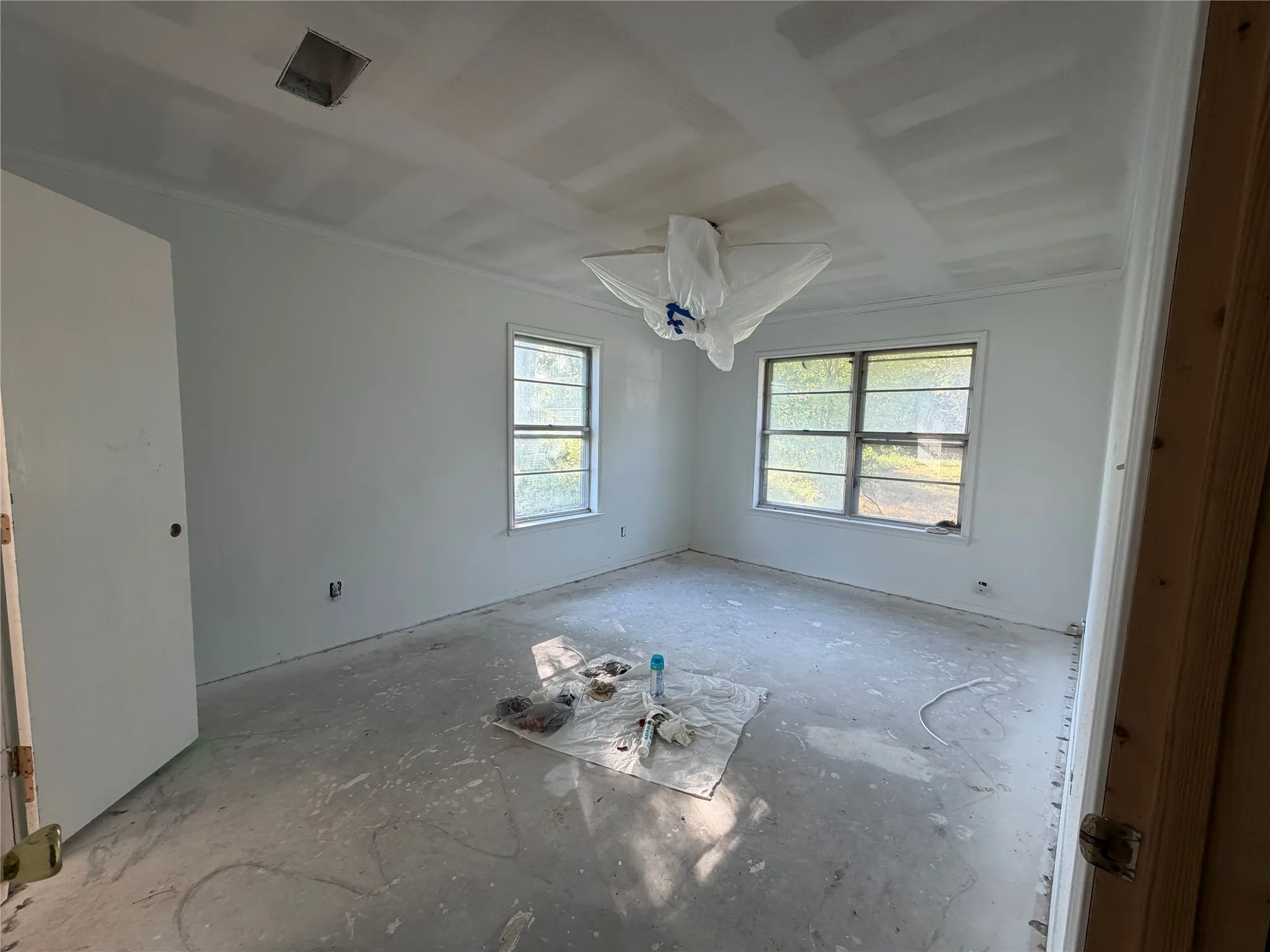 Single Family Residence For Sale in Hill County , 111 Four Feathers, Whitney, Texas 76692, 2 Bedrooms, 2 Bathrooms, Garage spaces, 1,116 Sqft, built in 1981, Price $85,000, mls#21266295, Real Estate Agent in Whitney, Homes For Sale in Hill county, Homes For Sale in Whitney, Realtor in Whitney Texas, Real Estate Brokerage Independent Realty Texas, Luminita Cordes Realtor