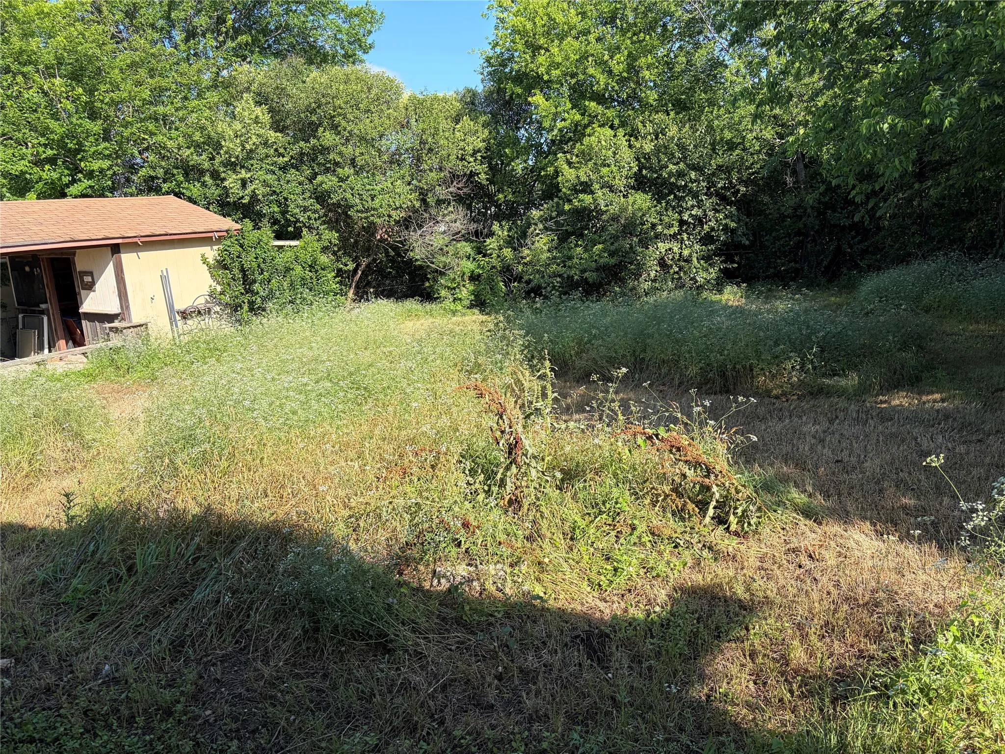 Single Family Residence For Sale in Hill County , 111 Four Feathers, Whitney, Texas 76692, 2 Bedrooms, 2 Bathrooms, Garage spaces, 1,116 Sqft, built in 1981, Price $85,000, mls#21266295, Real Estate Agent in Whitney, Homes For Sale in Hill county, Homes For Sale in Whitney, Realtor in Whitney Texas, Real Estate Brokerage Independent Realty Texas, Luminita Cordes Realtor