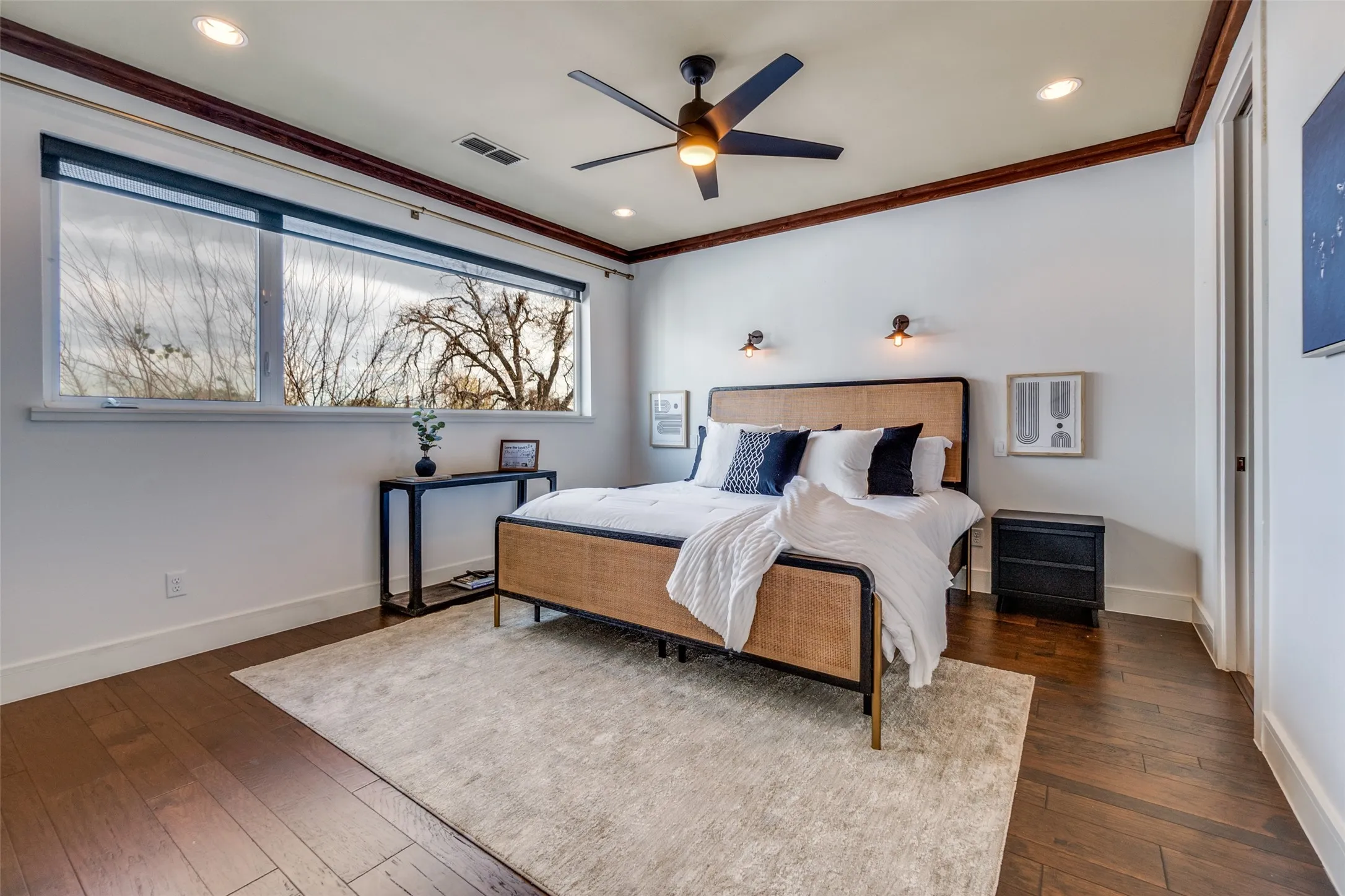Townhouse For Sale in Dallas County , 4610 Steel Street, Dallas, Texas 75219, 3 Bedrooms, 4 Bathrooms, 2 Garage spaces, 2,126 Sqft, built in 2014, Price $499,000, mls#21268727, Real Estate Agent in Dallas, Homes For Sale in Dallas county, Homes For Sale in Dallas, Realtor in Dallas Texas, Real Estate Brokerage Independent Realty Texas, Luminita Cordes Realtor