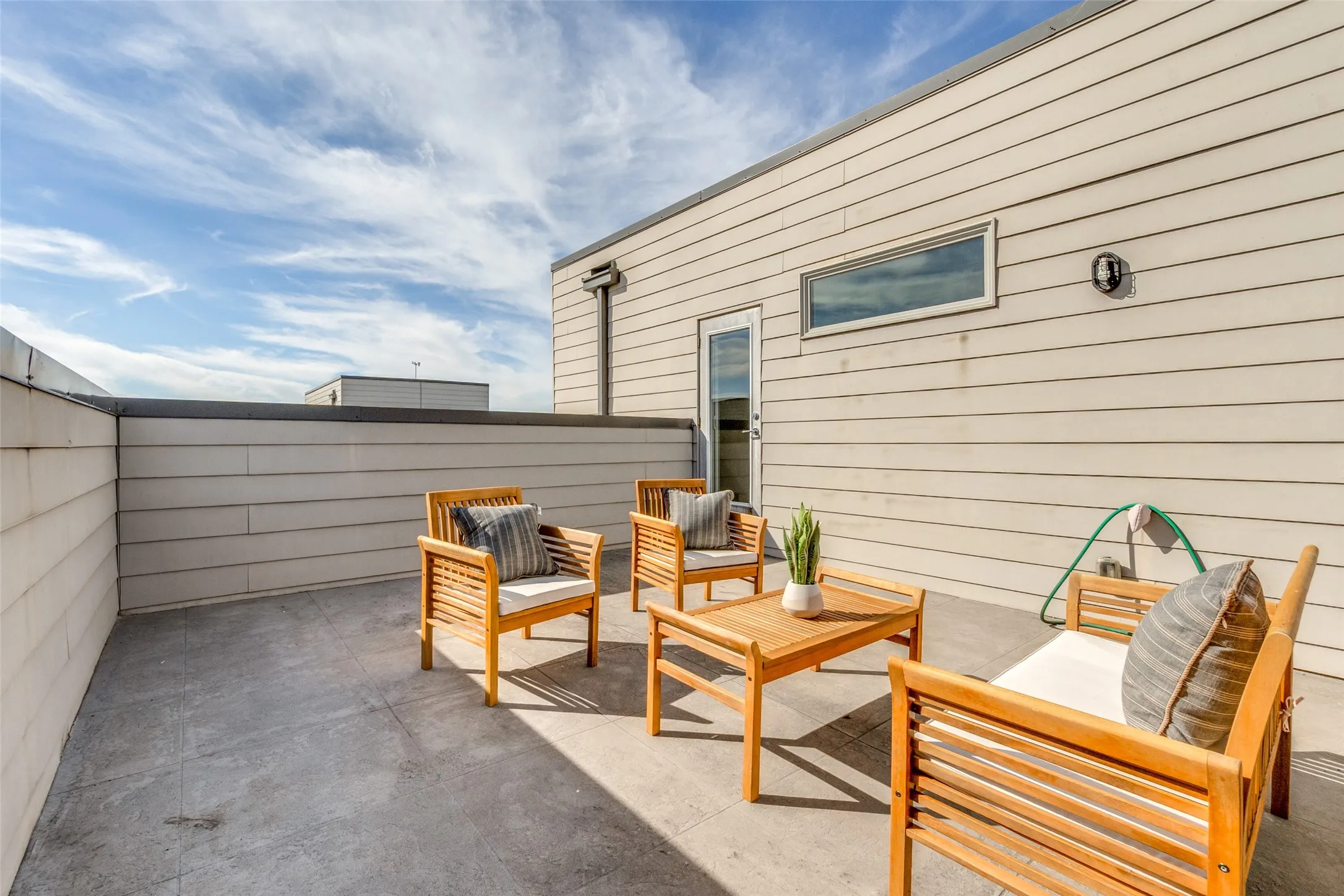 Townhouse For Sale in Dallas County , 4610 Steel Street, Dallas, Texas 75219, 3 Bedrooms, 4 Bathrooms, 2 Garage spaces, 2,126 Sqft, built in 2014, Price $499,000, mls#21268727, Real Estate Agent in Dallas, Homes For Sale in Dallas county, Homes For Sale in Dallas, Realtor in Dallas Texas, Real Estate Brokerage Independent Realty Texas, Luminita Cordes Realtor