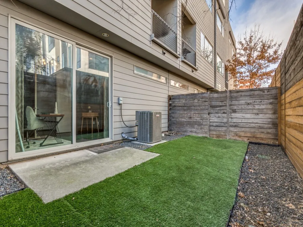 Townhouse For Sale in Dallas County , 4610 Steel Street, Dallas, Texas 75219, 3 Bedrooms, 4 Bathrooms, 2 Garage spaces, 2,126 Sqft, built in 2014, Price $499,000, mls#21268727, Real Estate Agent in Dallas, Homes For Sale in Dallas county, Homes For Sale in Dallas, Realtor in Dallas Texas, Real Estate Brokerage Independent Realty Texas, Luminita Cordes Realtor