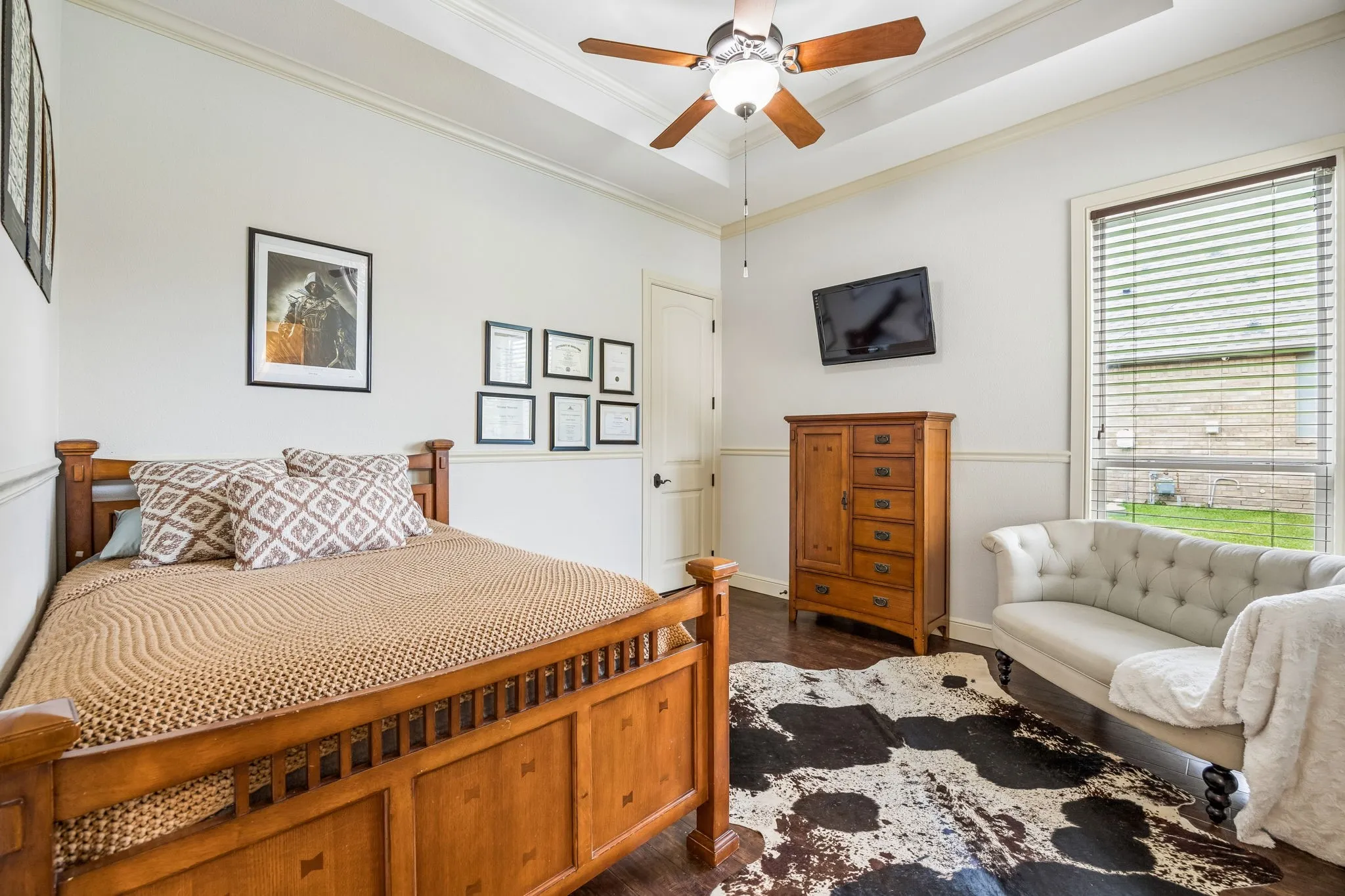 Single Family Residence For Sale in Tarrant County , 6212 Lakeside Drive, Fort Worth, Texas 76179, 5 Bedroom, 6 Bathroom, 3 Garage spaces, 4,335 Sqft, built in 2008, mls#21259777, Real Estate Agent in Fort Worth, Homes For Sale in Tarrant county, Homes For Sale in Fort Worth, Realtor in Fort Worth Texas, Real Estate Brokerage Independent Realty Texas, Luminita Cordes Realtor