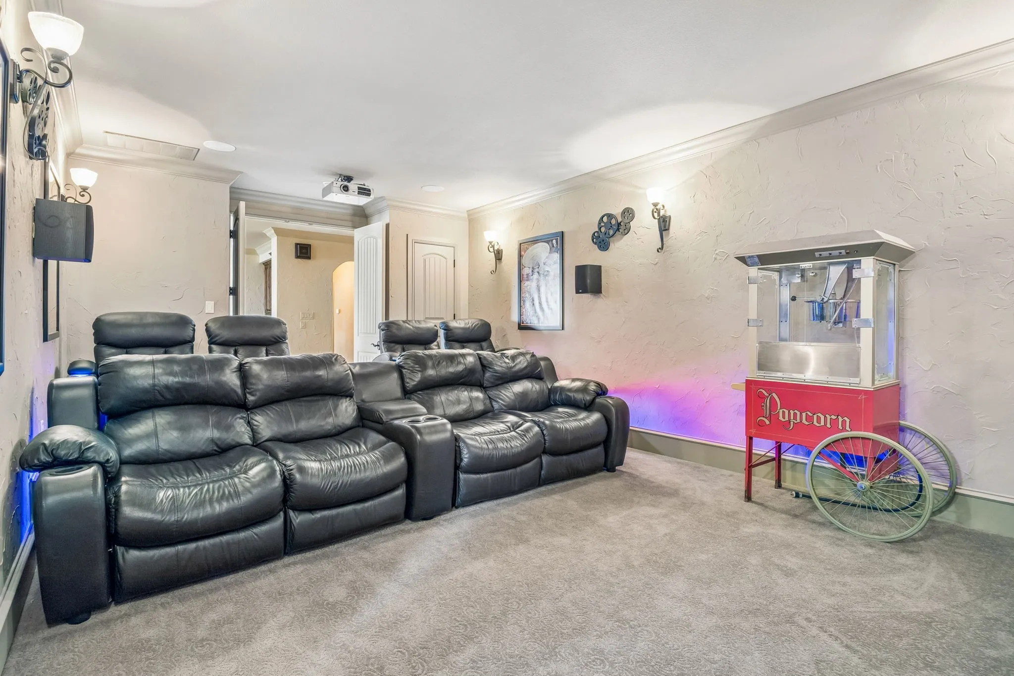 Single Family Residence For Sale in Tarrant County , 6212 Lakeside Drive, Fort Worth, Texas 76179, 5 Bedroom, 6 Bathroom, 3 Garage spaces, 4,335 Sqft, built in 2008, mls#21259777, Real Estate Agent in Fort Worth, Homes For Sale in Tarrant county, Homes For Sale in Fort Worth, Realtor in Fort Worth Texas, Real Estate Brokerage Independent Realty Texas, Luminita Cordes Realtor