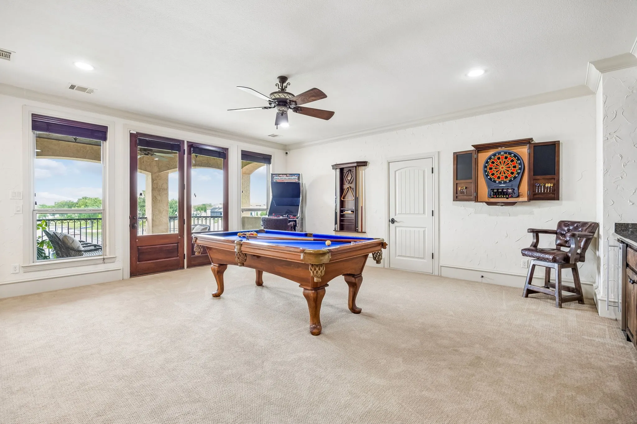 Single Family Residence For Sale in Tarrant County , 6212 Lakeside Drive, Fort Worth, Texas 76179, 5 Bedroom, 6 Bathroom, 3 Garage spaces, 4,335 Sqft, built in 2008, mls#21259777, Real Estate Agent in Fort Worth, Homes For Sale in Tarrant county, Homes For Sale in Fort Worth, Realtor in Fort Worth Texas, Real Estate Brokerage Independent Realty Texas, Luminita Cordes Realtor