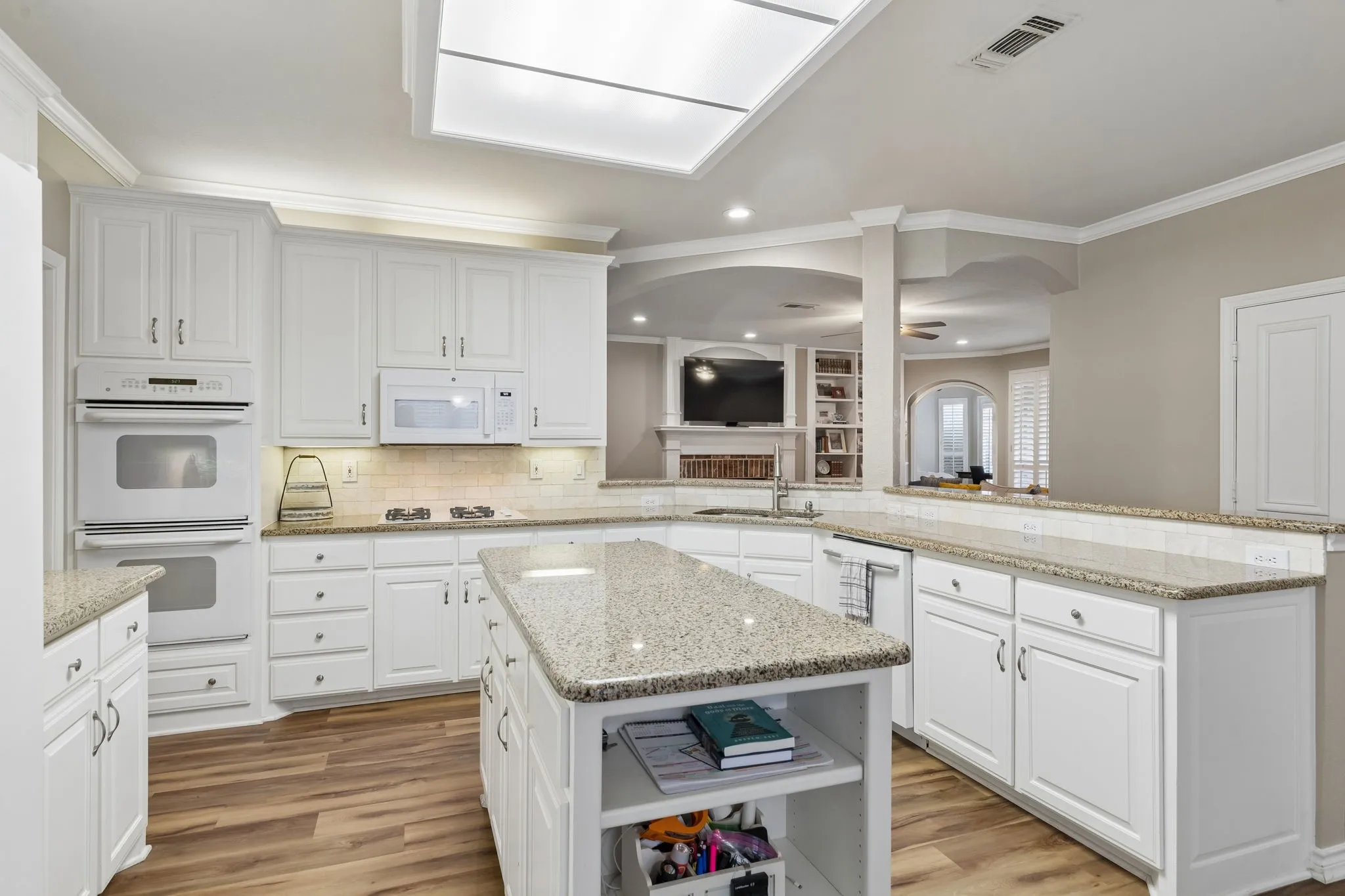 Single Family Residence For Sale in Collin County , 2120 Argyle Drive, Plano, Texas 75023, 5 Bedroom, 4 Bathroom, 3 Garage spaces, 3,796 Sqft, built in 1993, mls#21259998, Real Estate Agent in Plano, Homes For Sale in Collin county, Homes For Sale in Plano, Realtor in Plano Texas, Real Estate Brokerage Independent Realty Texas, Luminita Cordes Realtor