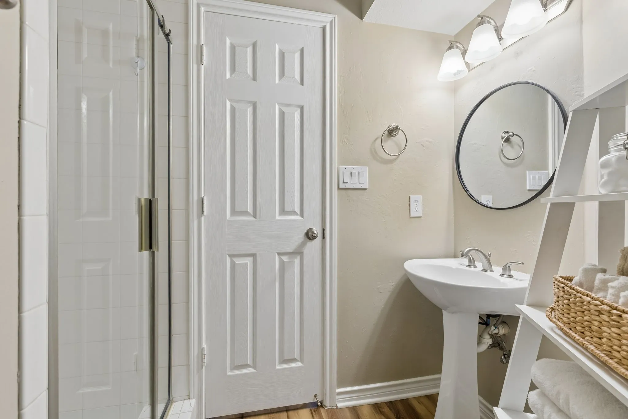 Single Family Residence For Sale in Collin County , 2120 Argyle Drive, Plano, Texas 75023, 5 Bedroom, 4 Bathroom, 3 Garage spaces, 3,796 Sqft, built in 1993, mls#21259998, Real Estate Agent in Plano, Homes For Sale in Collin county, Homes For Sale in Plano, Realtor in Plano Texas, Real Estate Brokerage Independent Realty Texas, Luminita Cordes Realtor