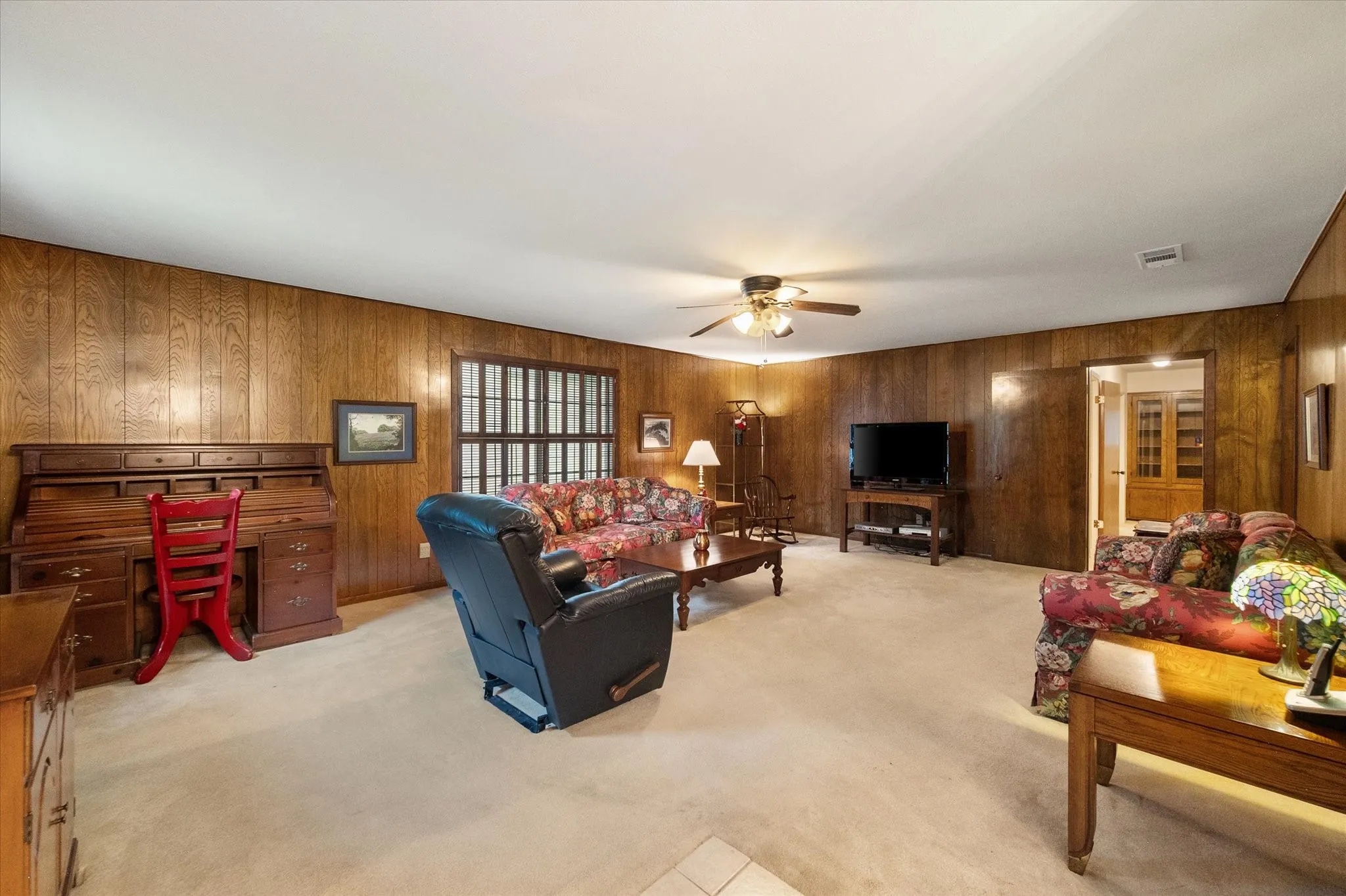 Single Family Residence For Sale in Navarro County , 1609 Maplewood, Corsicana, Texas 75110, 3 Bedroom, 2 Bathroom, Garage spaces, 1,400 Sqft, built in 1972, mls#21254330, Real Estate Agent in Corsicana, Homes For Sale in Navarro county, Homes For Sale in Corsicana, Realtor in Corsicana Texas, Real Estate Brokerage Independent Realty Texas, Luminita Cordes Realtor
