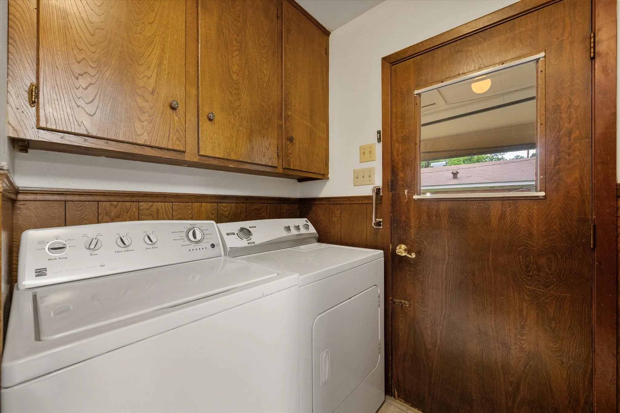 Single Family Residence For Sale in Navarro County , 1609 Maplewood, Corsicana, Texas 75110, 3 Bedroom, 2 Bathroom, Garage spaces, 1,400 Sqft, built in 1972, mls#21254330, Real Estate Agent in Corsicana, Homes For Sale in Navarro county, Homes For Sale in Corsicana, Realtor in Corsicana Texas, Real Estate Brokerage Independent Realty Texas, Luminita Cordes Realtor
