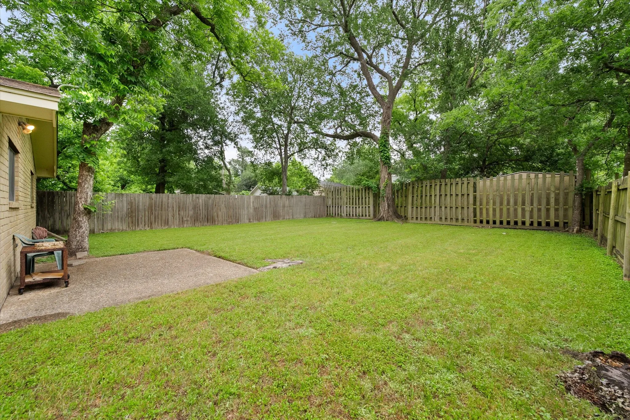Single Family Residence For Sale in Navarro County , 1609 Maplewood, Corsicana, Texas 75110, 3 Bedroom, 2 Bathroom, Garage spaces, 1,400 Sqft, built in 1972, mls#21254330, Real Estate Agent in Corsicana, Homes For Sale in Navarro county, Homes For Sale in Corsicana, Realtor in Corsicana Texas, Real Estate Brokerage Independent Realty Texas, Luminita Cordes Realtor