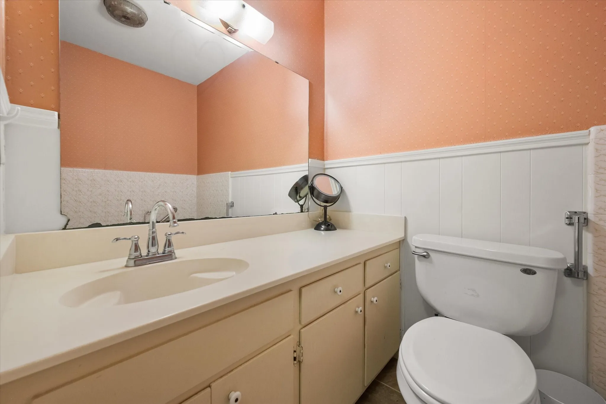 Single Family Residence For Sale in Navarro County , 1609 Maplewood, Corsicana, Texas 75110, 3 Bedroom, 2 Bathroom, Garage spaces, 1,400 Sqft, built in 1972, mls#21254330, Real Estate Agent in Corsicana, Homes For Sale in Navarro county, Homes For Sale in Corsicana, Realtor in Corsicana Texas, Real Estate Brokerage Independent Realty Texas, Luminita Cordes Realtor